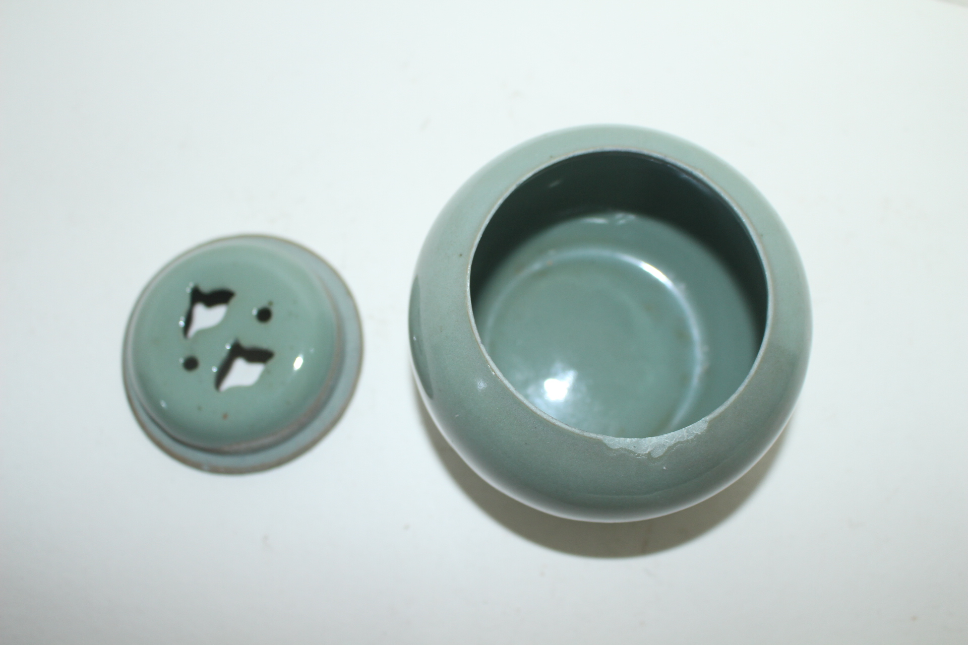 연대가좋은 청자 퇴수기