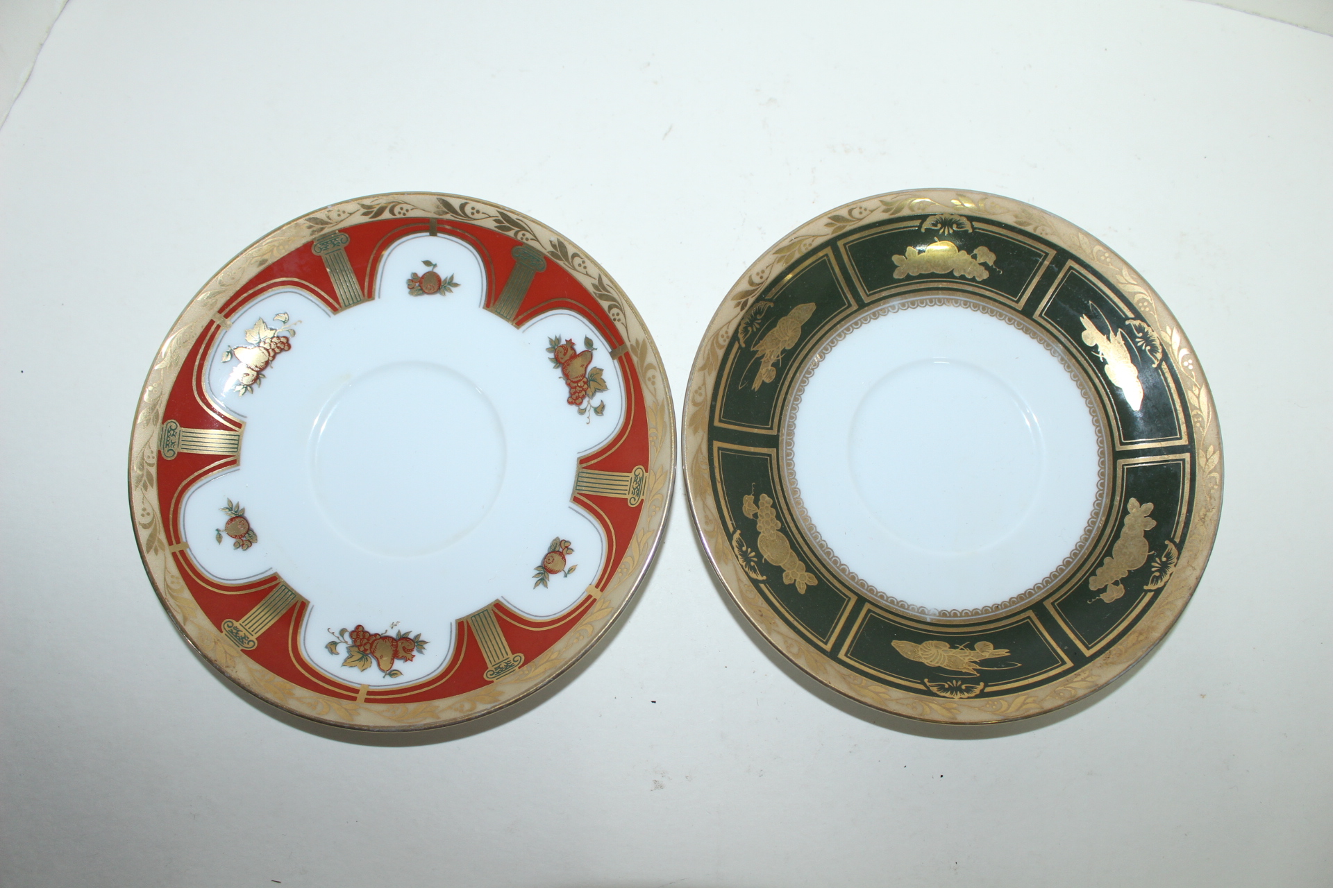 백자진사금채화문 잔받침 2점