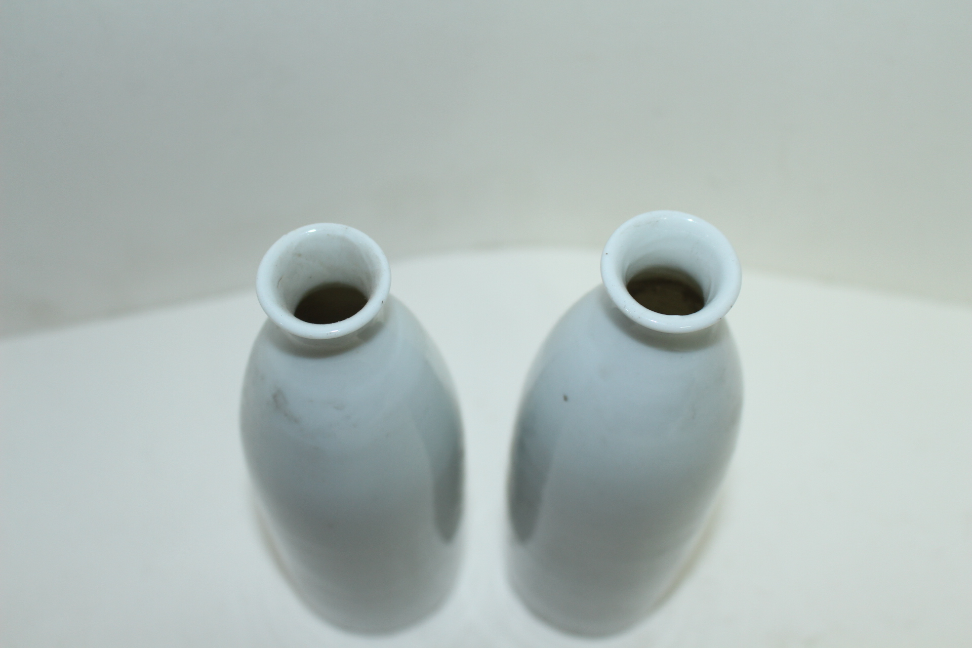 연대가좋은 외사기 백자화문주병 2점