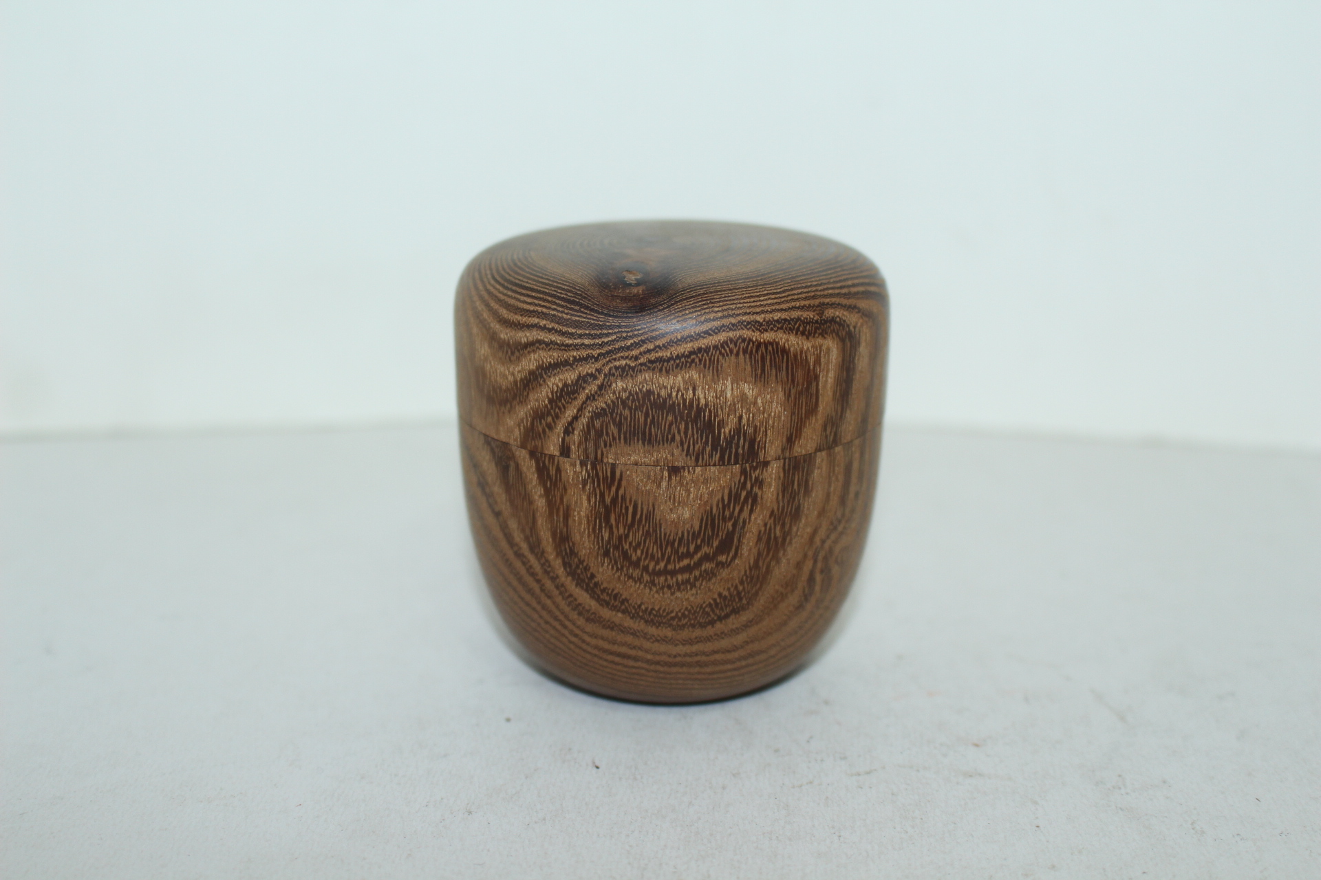 원목나무로된 차통