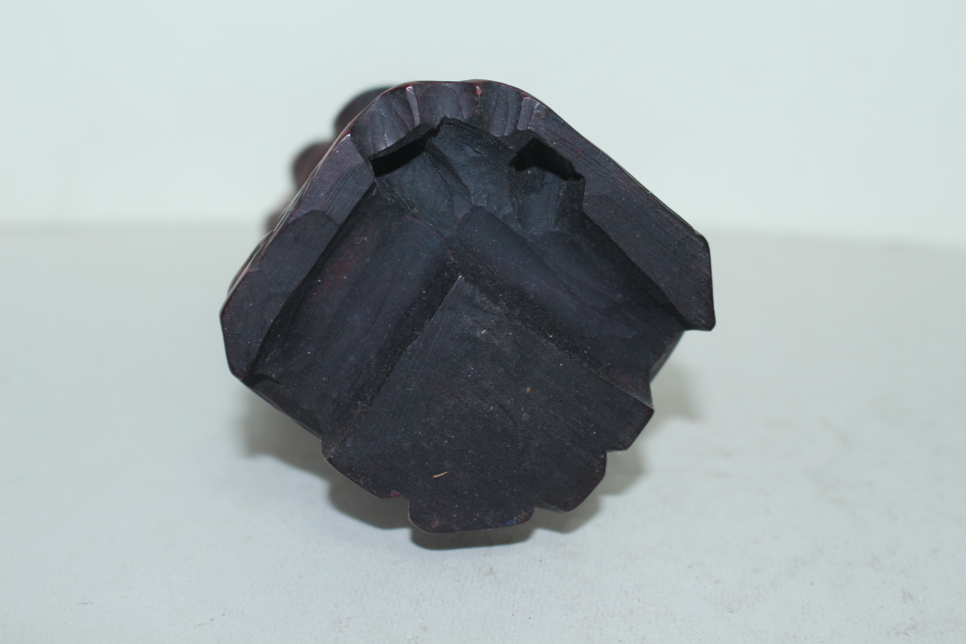 원목나무를 통으로 조각한 도인 조각상