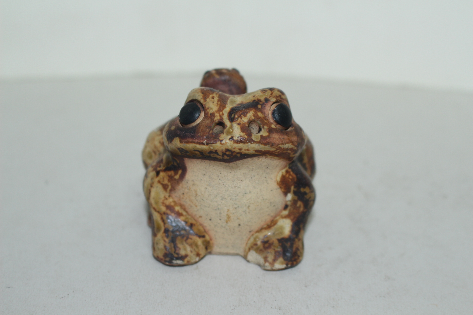 청자도자기 두꺼비 조각상