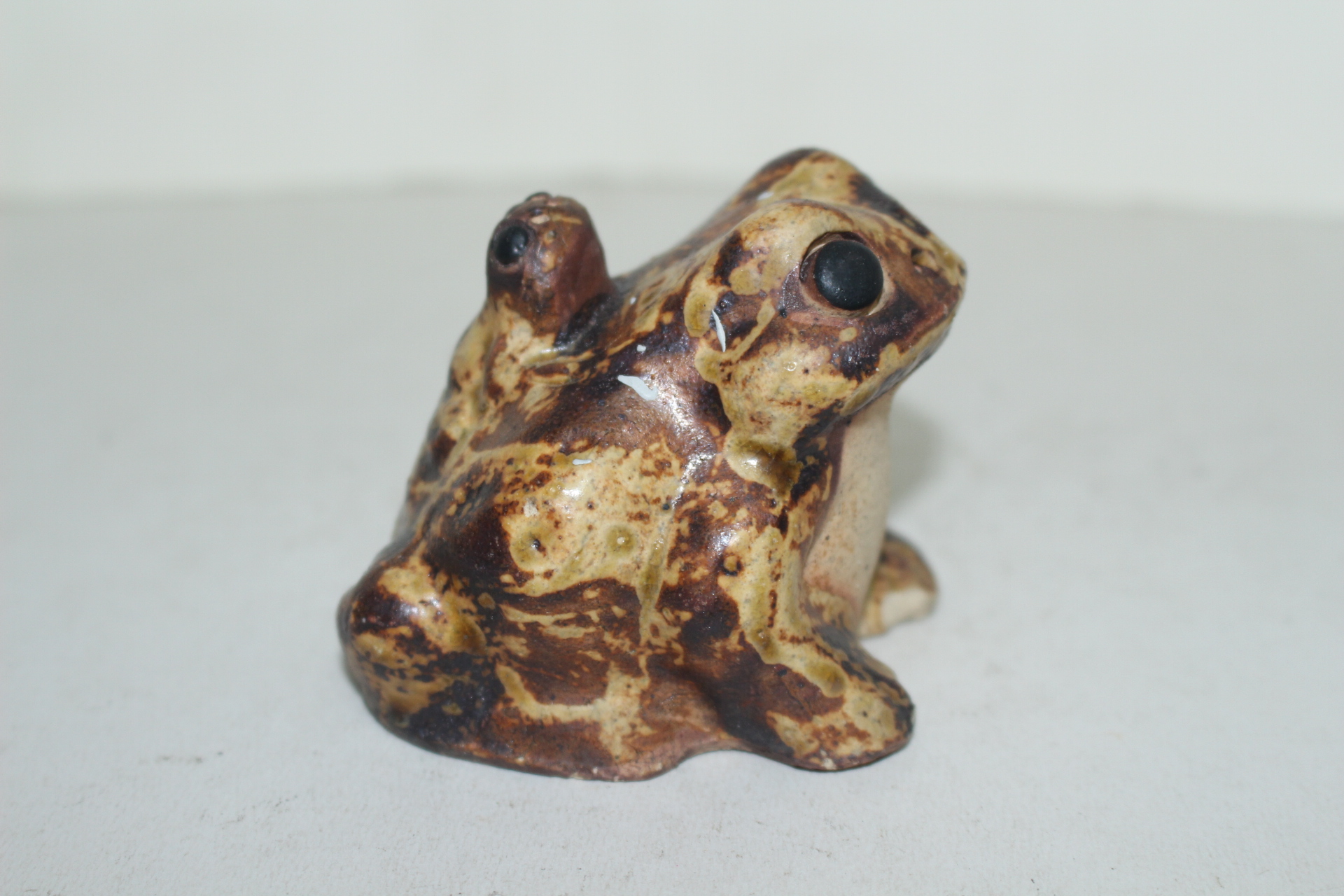 청자도자기 두꺼비 조각상