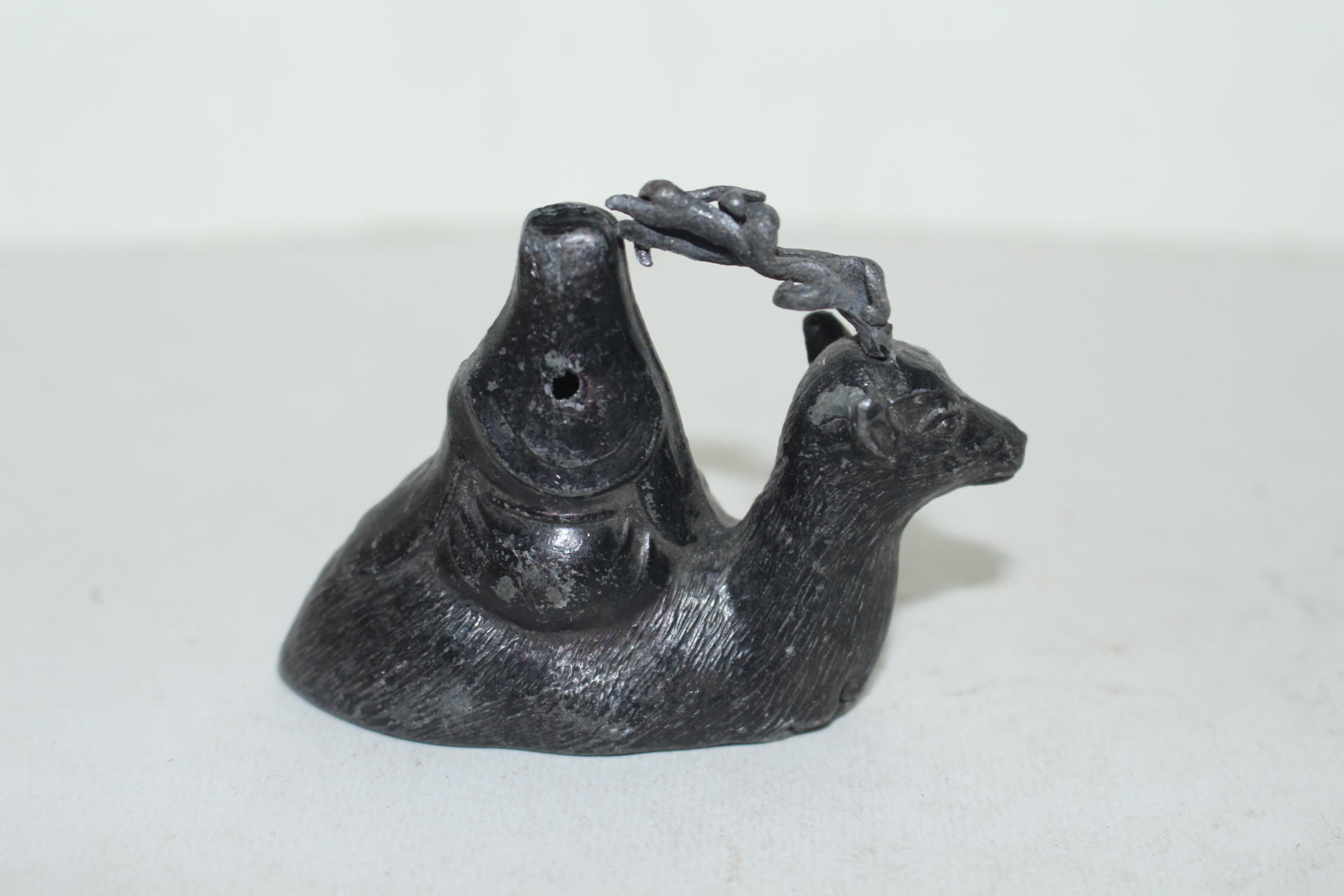 주석으로된 사슴신선 조각상