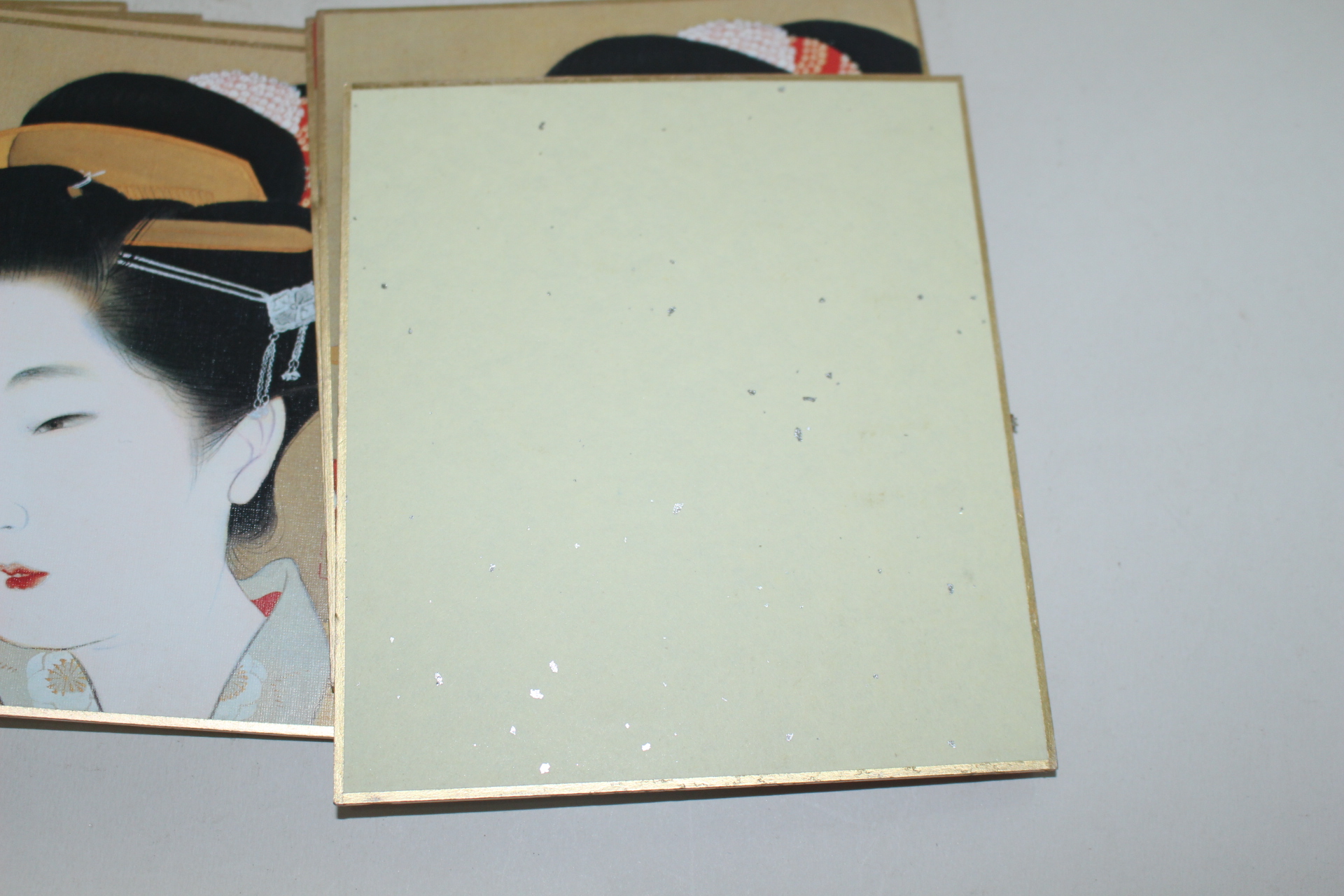 여인얼굴그림이 있는 스케시판 18장