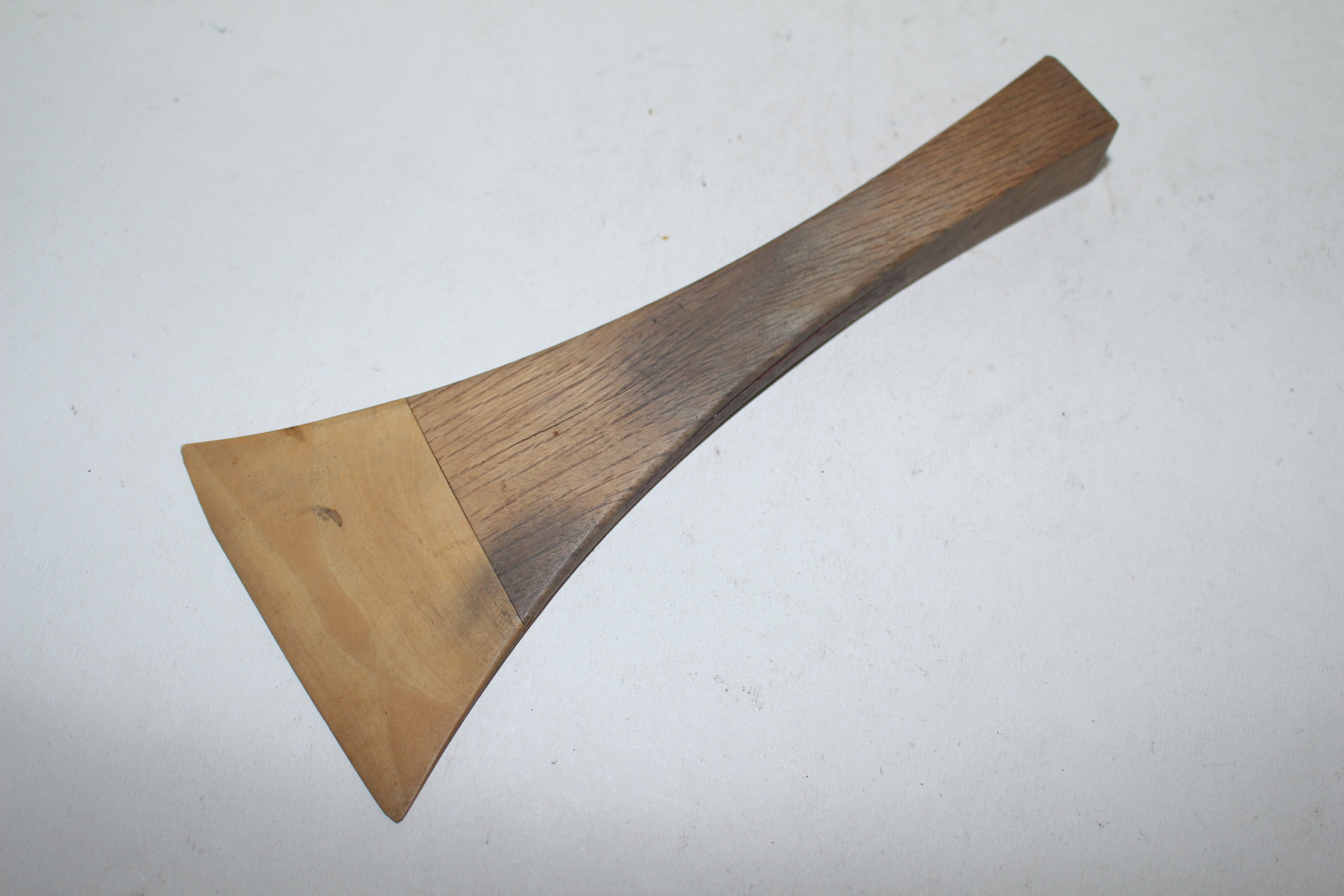 연대가좋은 나무로된 도구