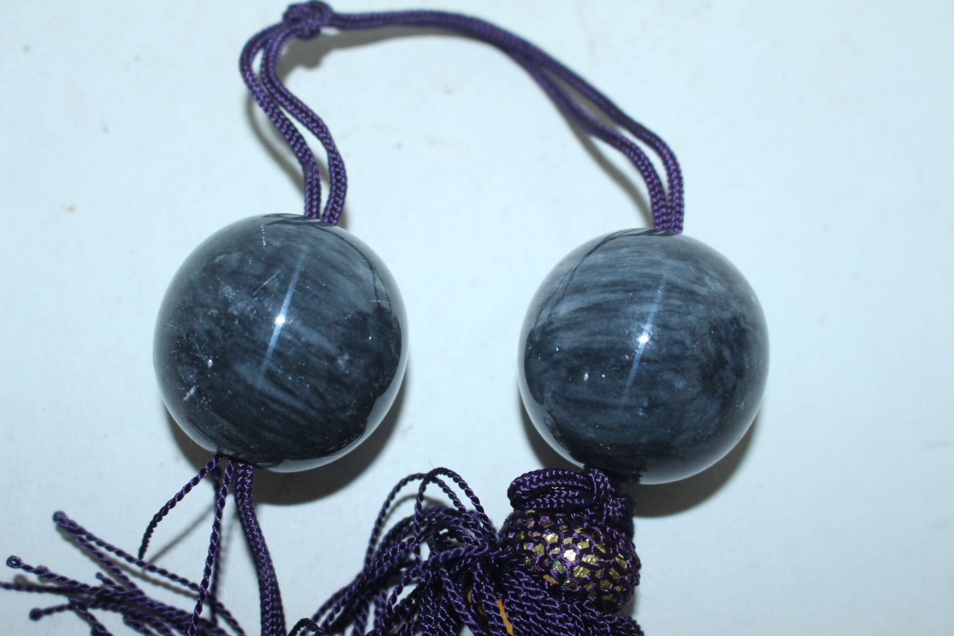 문양이 좋은 대리석계열의 돌로된 추(풍진) 1쌍