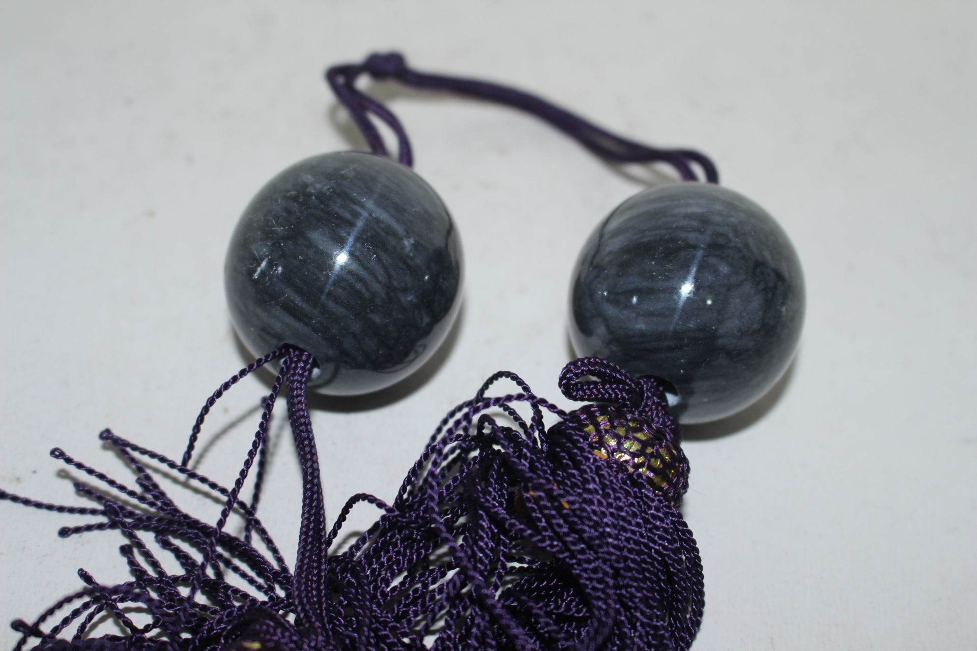 문양이 좋은 대리석계열의 돌로된 추(풍진) 1쌍