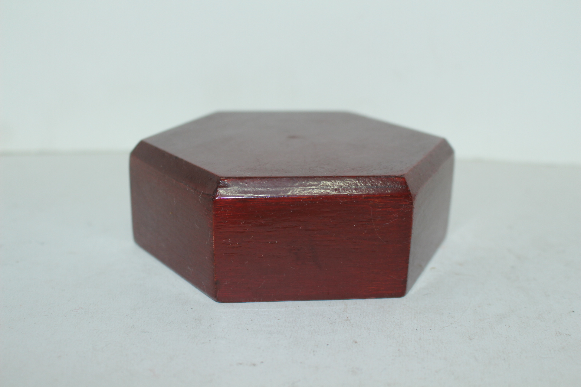 나무로된 육각화대(지판)