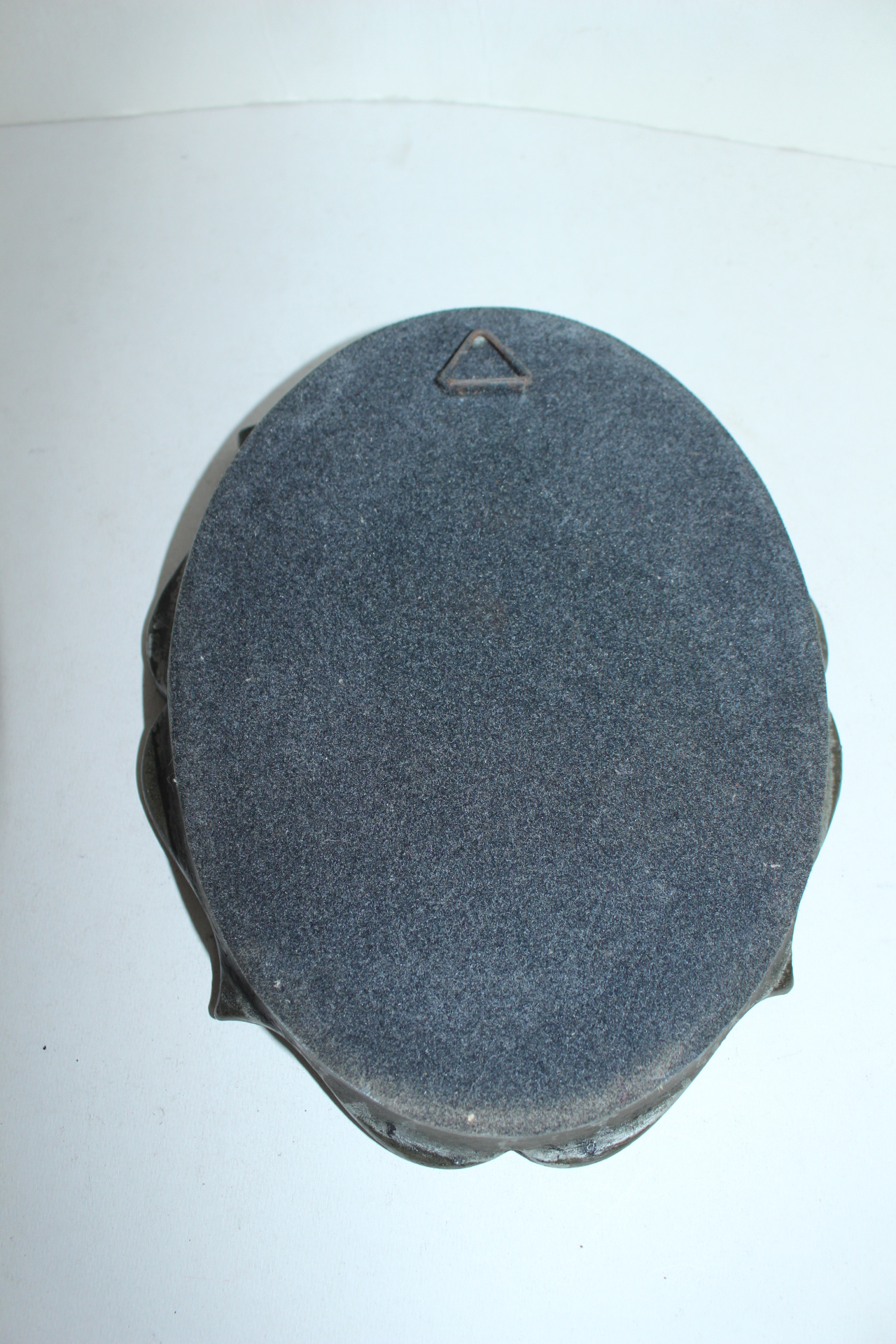 유럽산 묵직한 재질의 여인이 부조된 액자