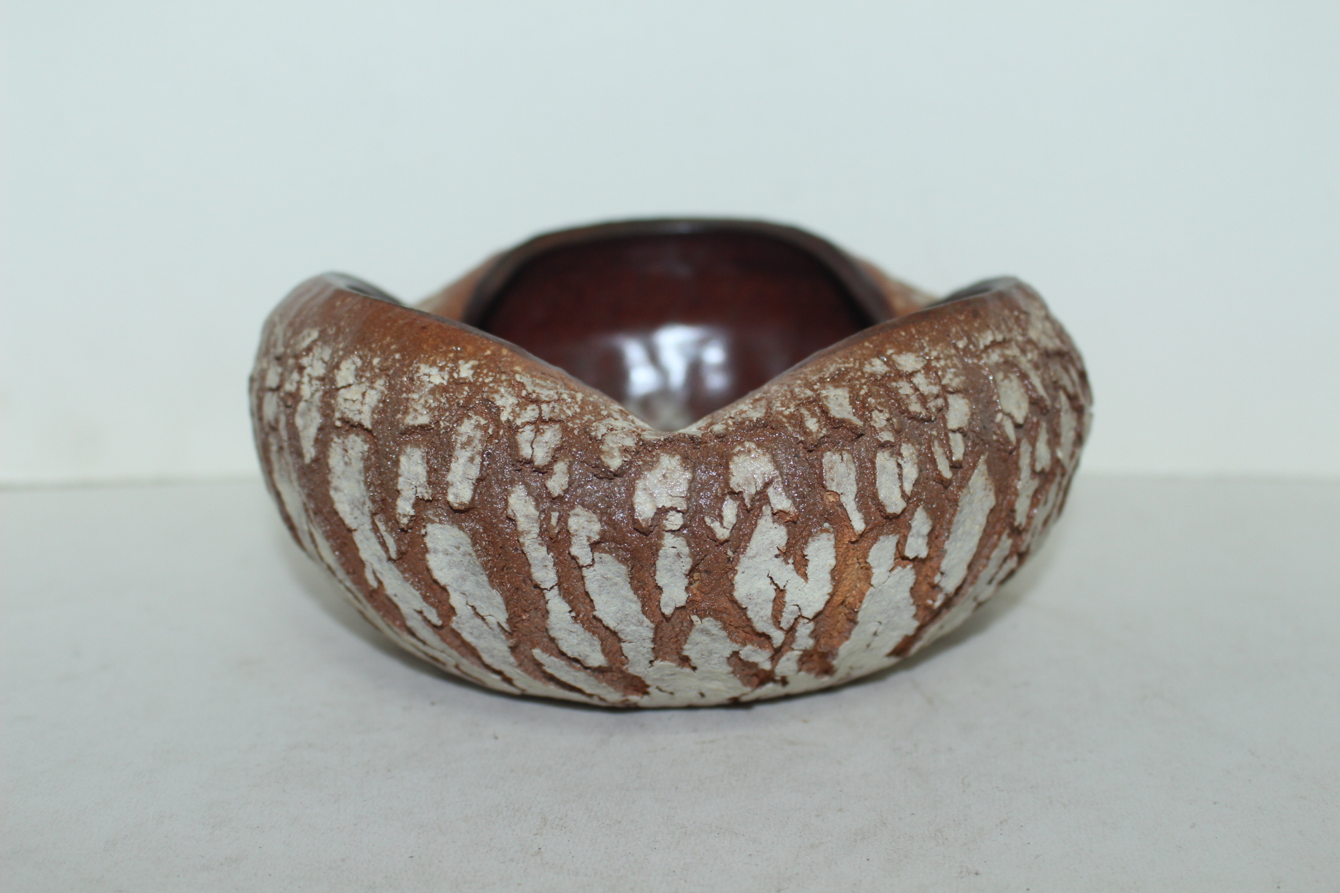 작가의 작품인 청자 화형 화반