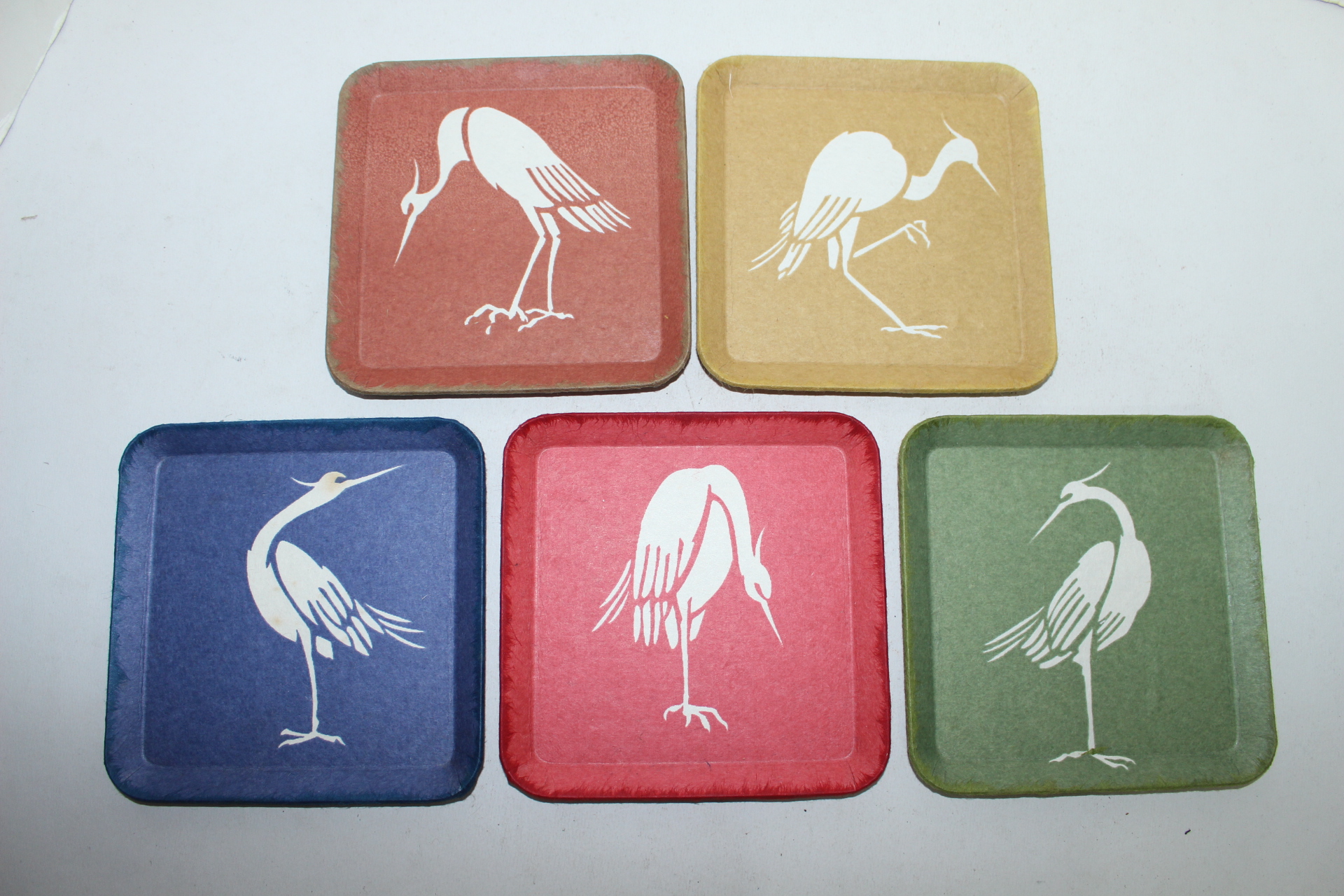 종이에 학그림이 있는 차반 5점