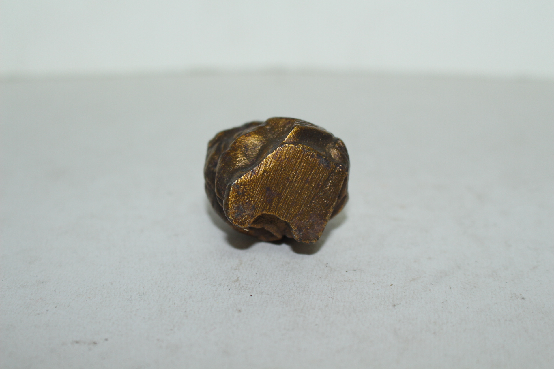 묵직한 무쇠통으로된 호신복신 조각상