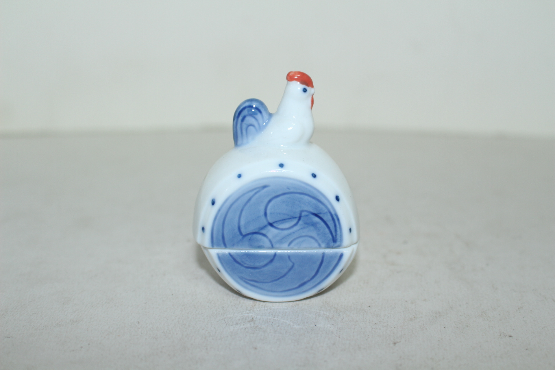 청화백자 닭조각 향합