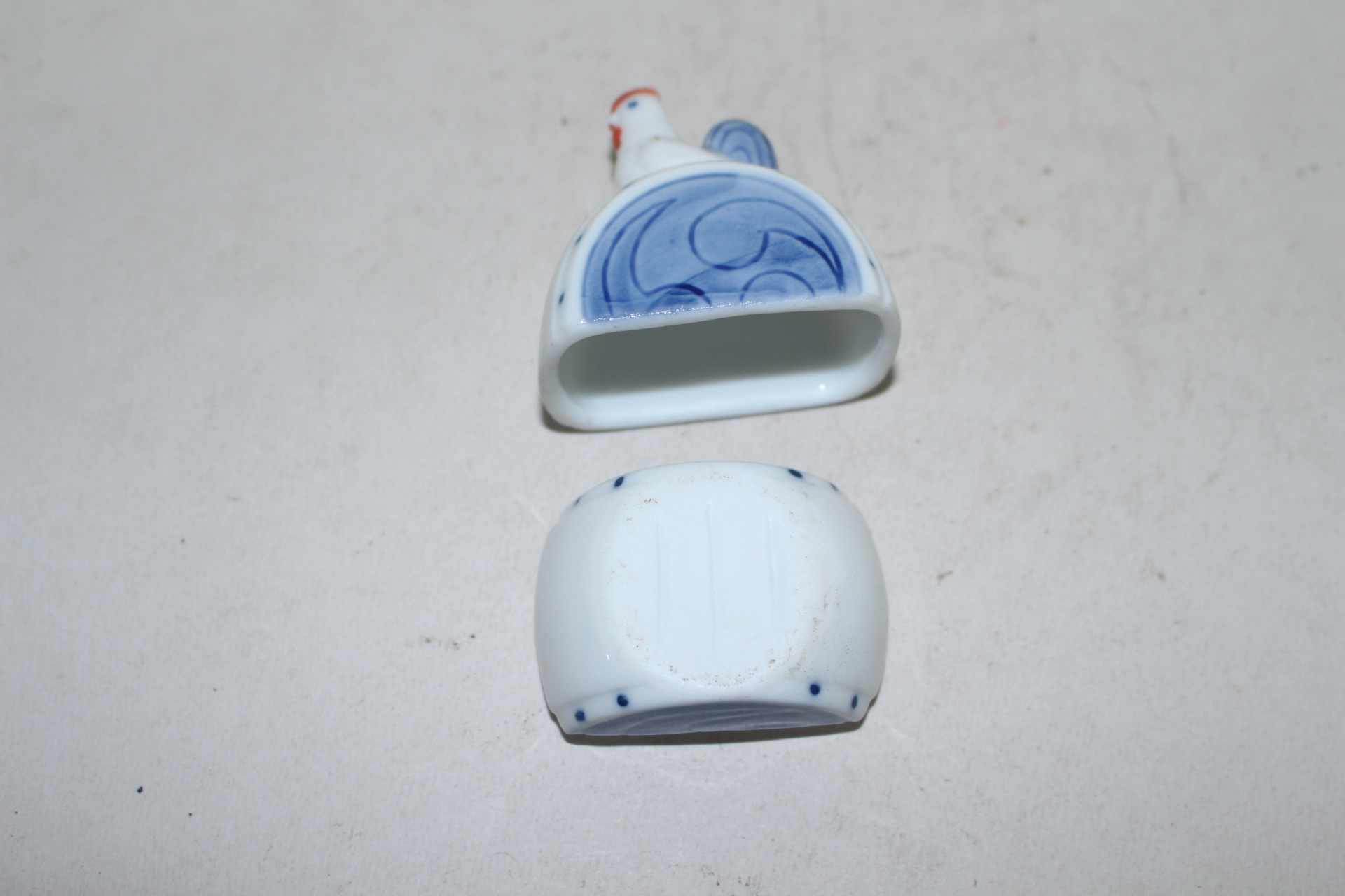 청화백자 닭조각 향합