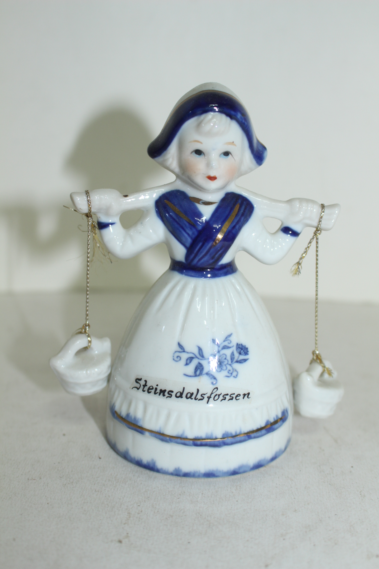 유럽산 청화백자 인형 종