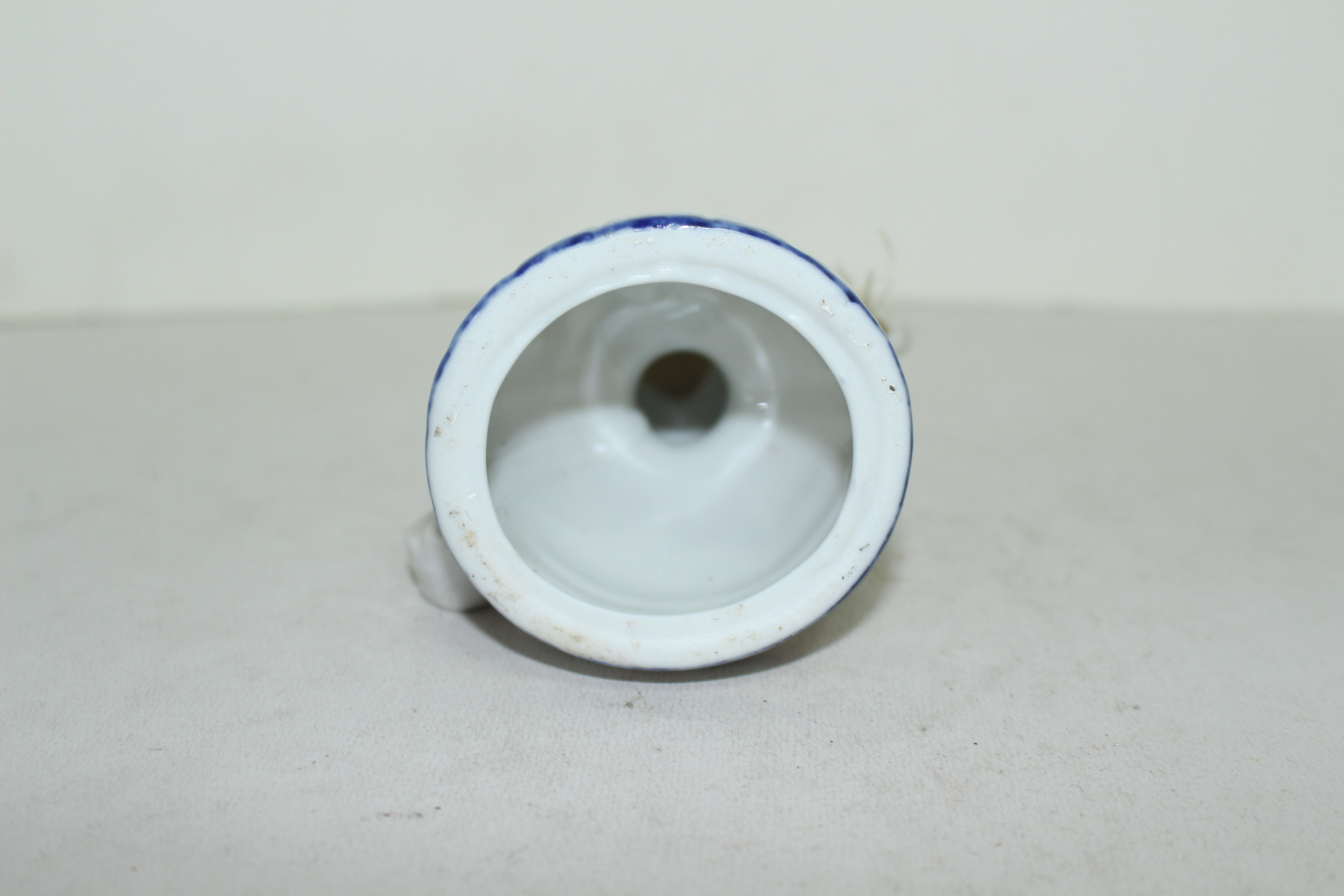 유럽산 청화백자 인형 종