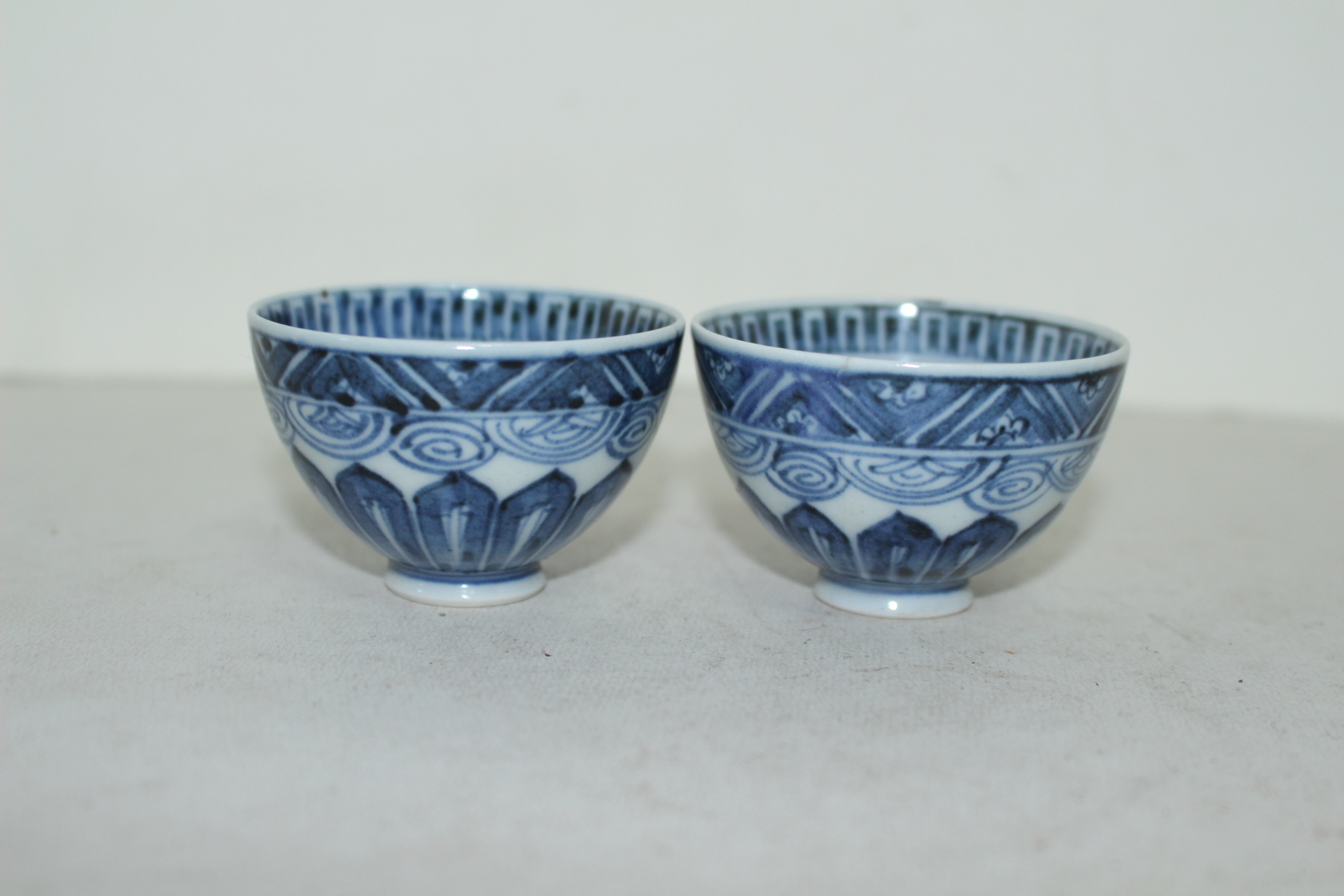 명품-연대가좋은 고이마리 청화백자초화문잔 2점