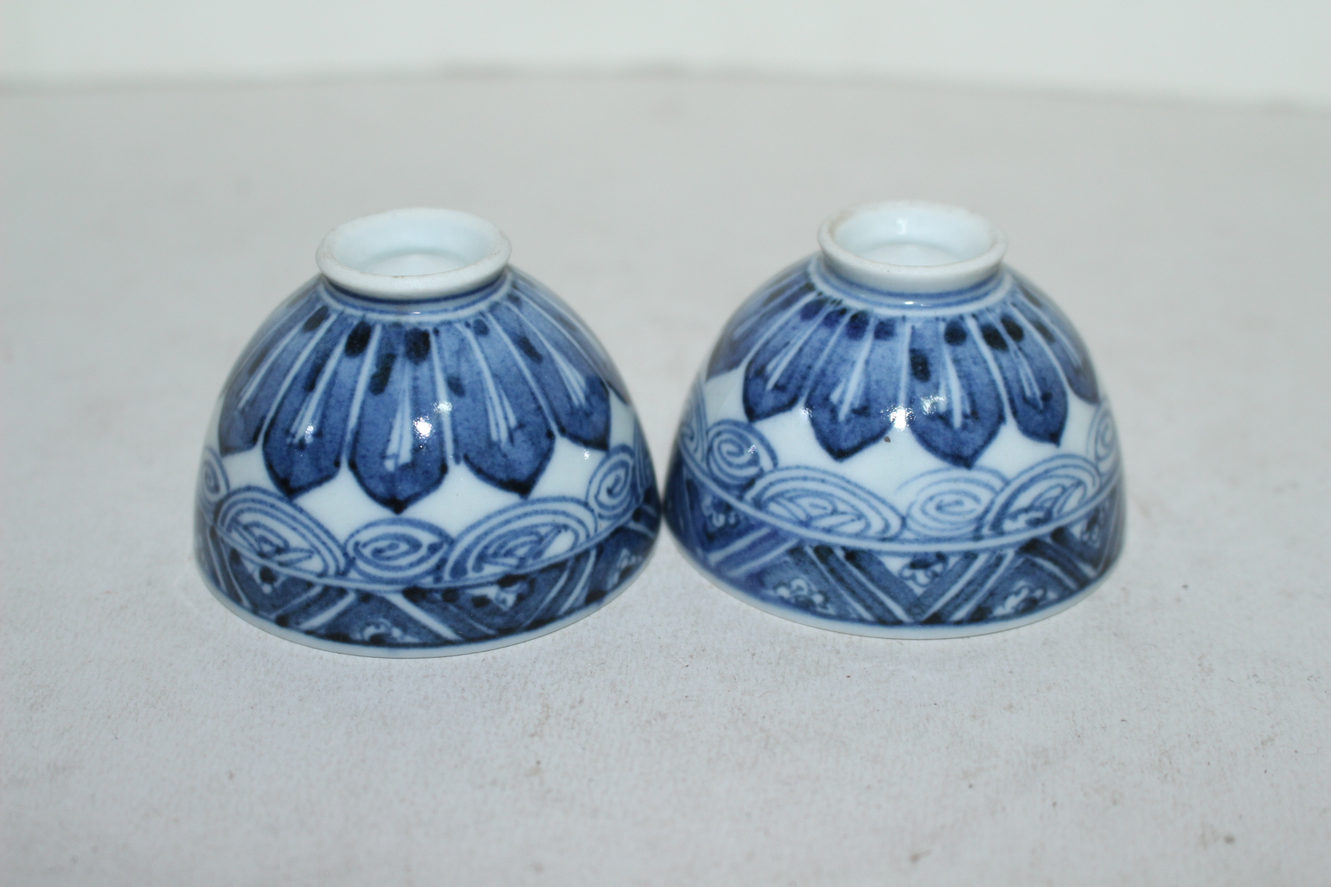 명품-연대가좋은 고이마리 청화백자초화문잔 2점