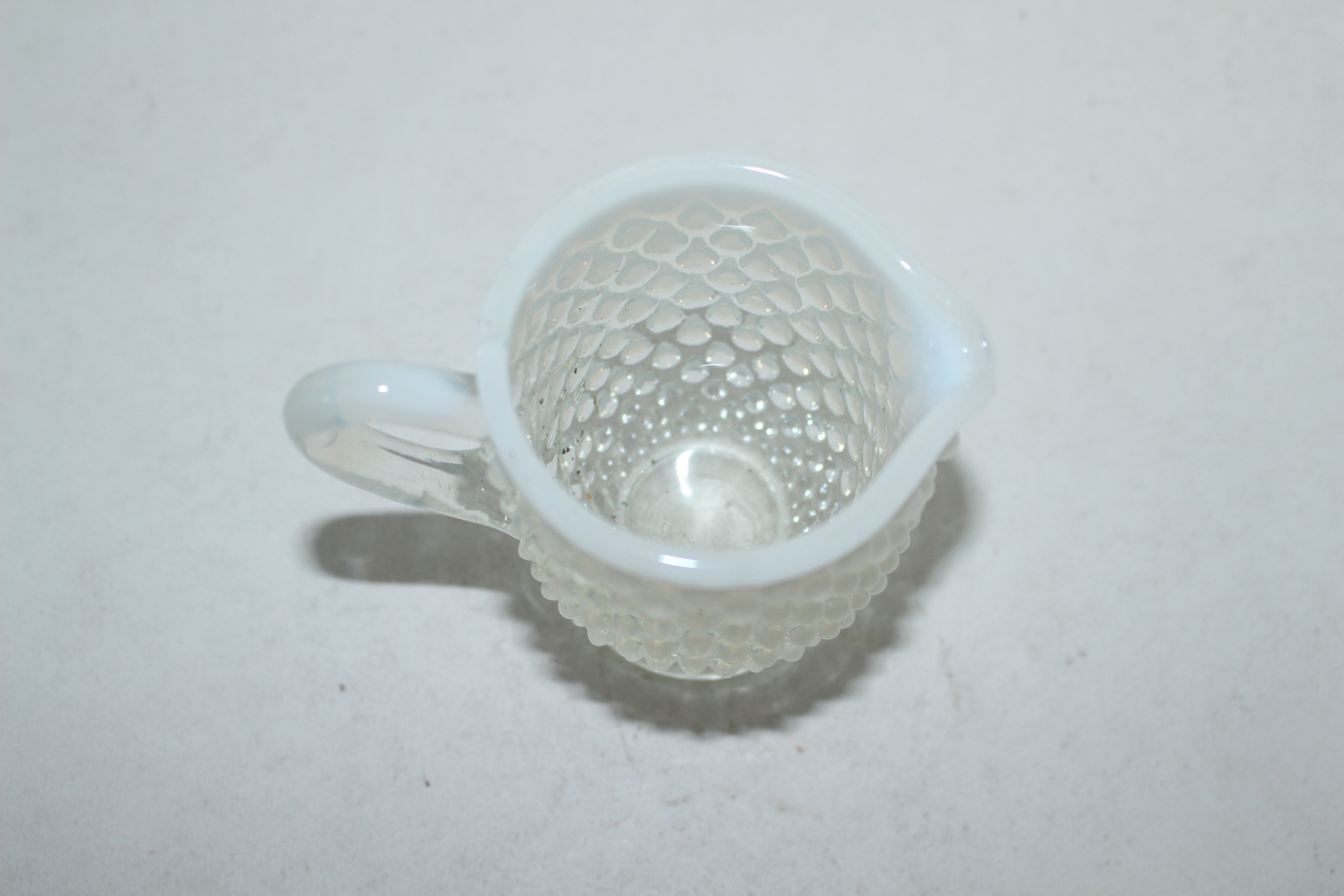 근대사 채색유리로된 손잡이있는 잔