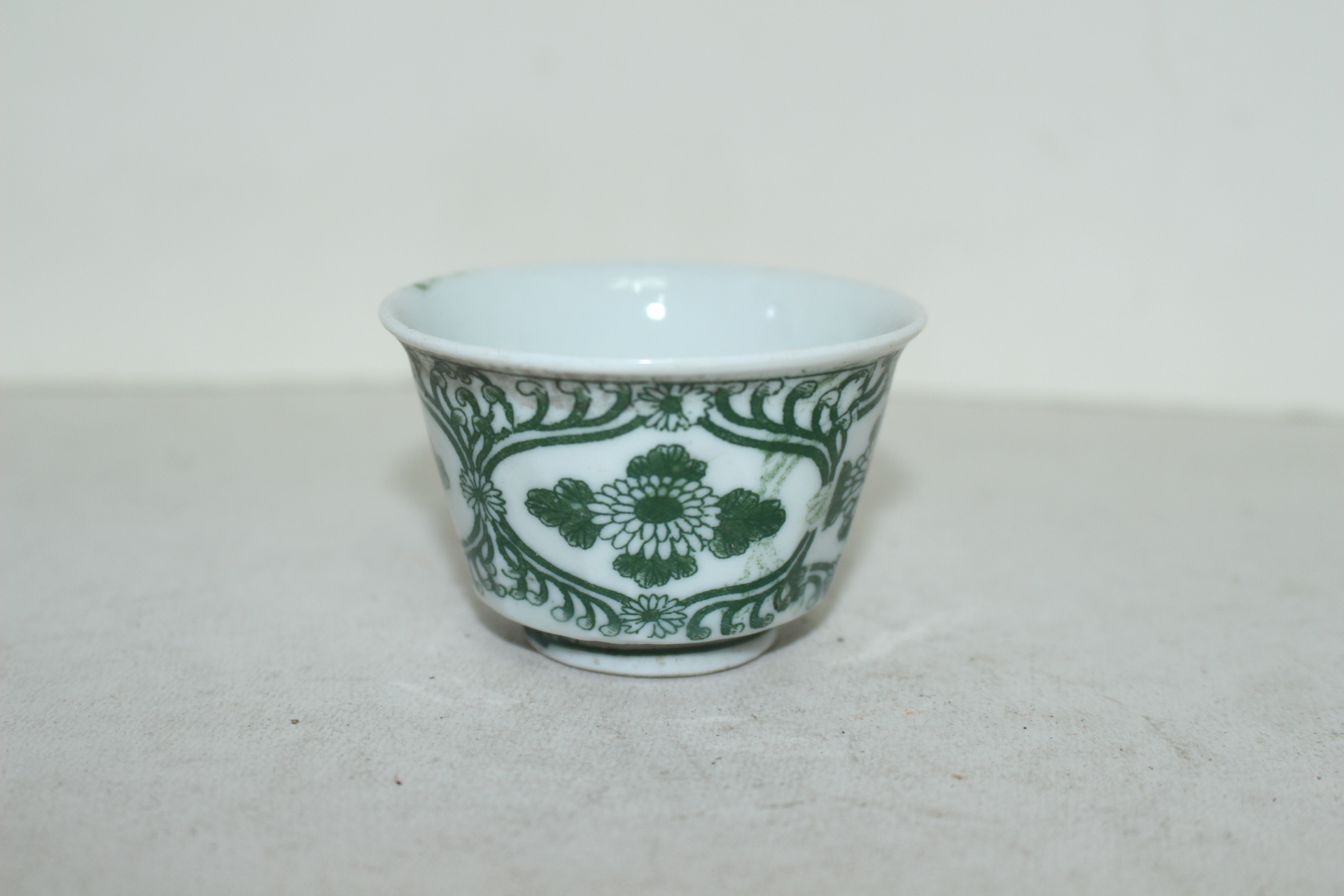 외사기연대의 청화백자화문 잔