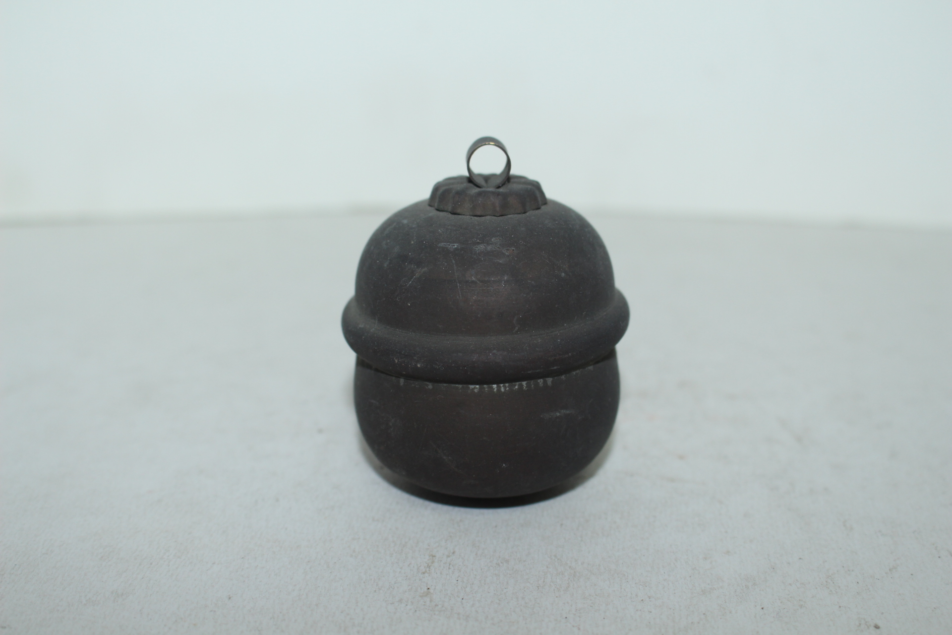 연대가좋은 동으로된 방울