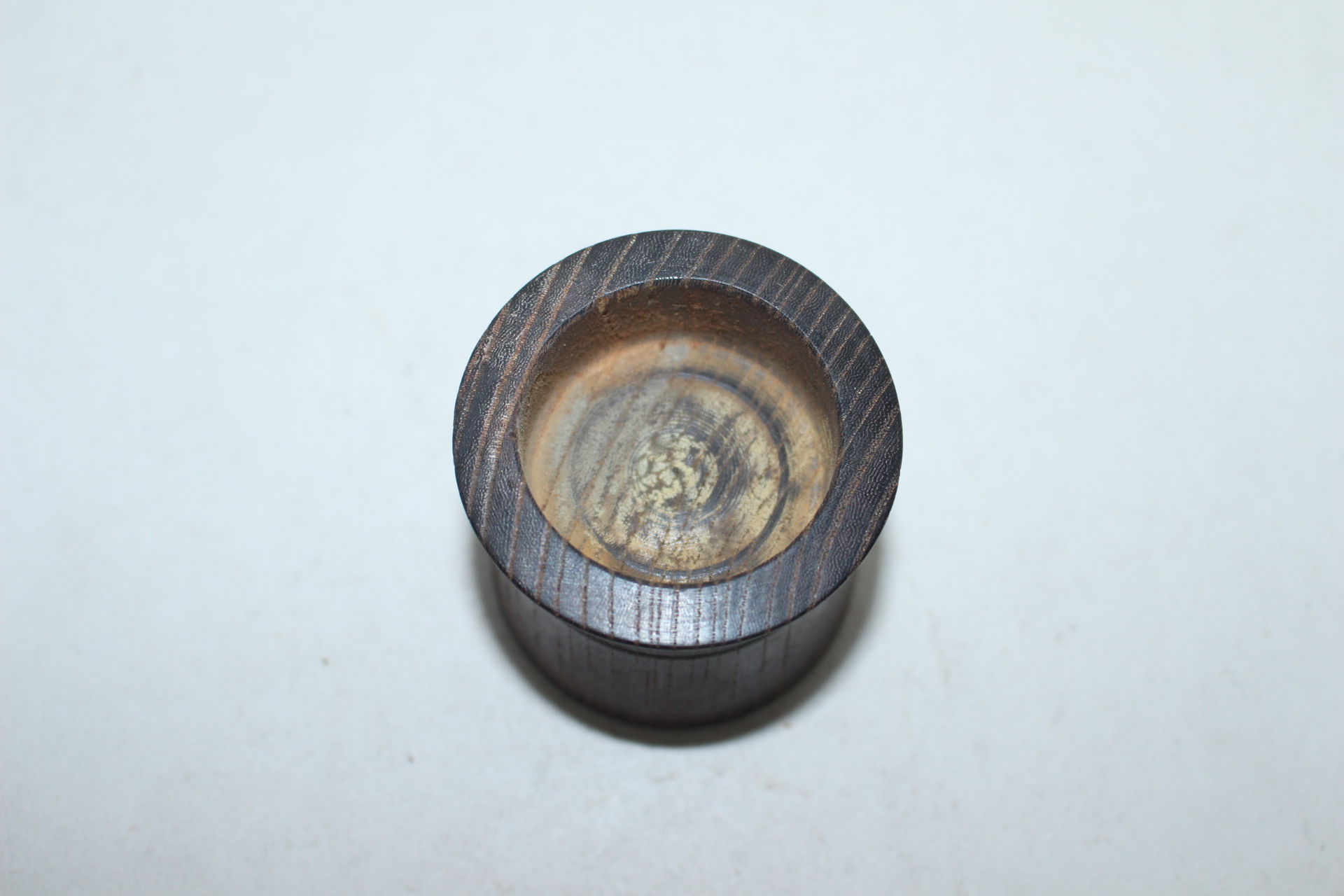 결이 좋은 원목나무로된 차도구