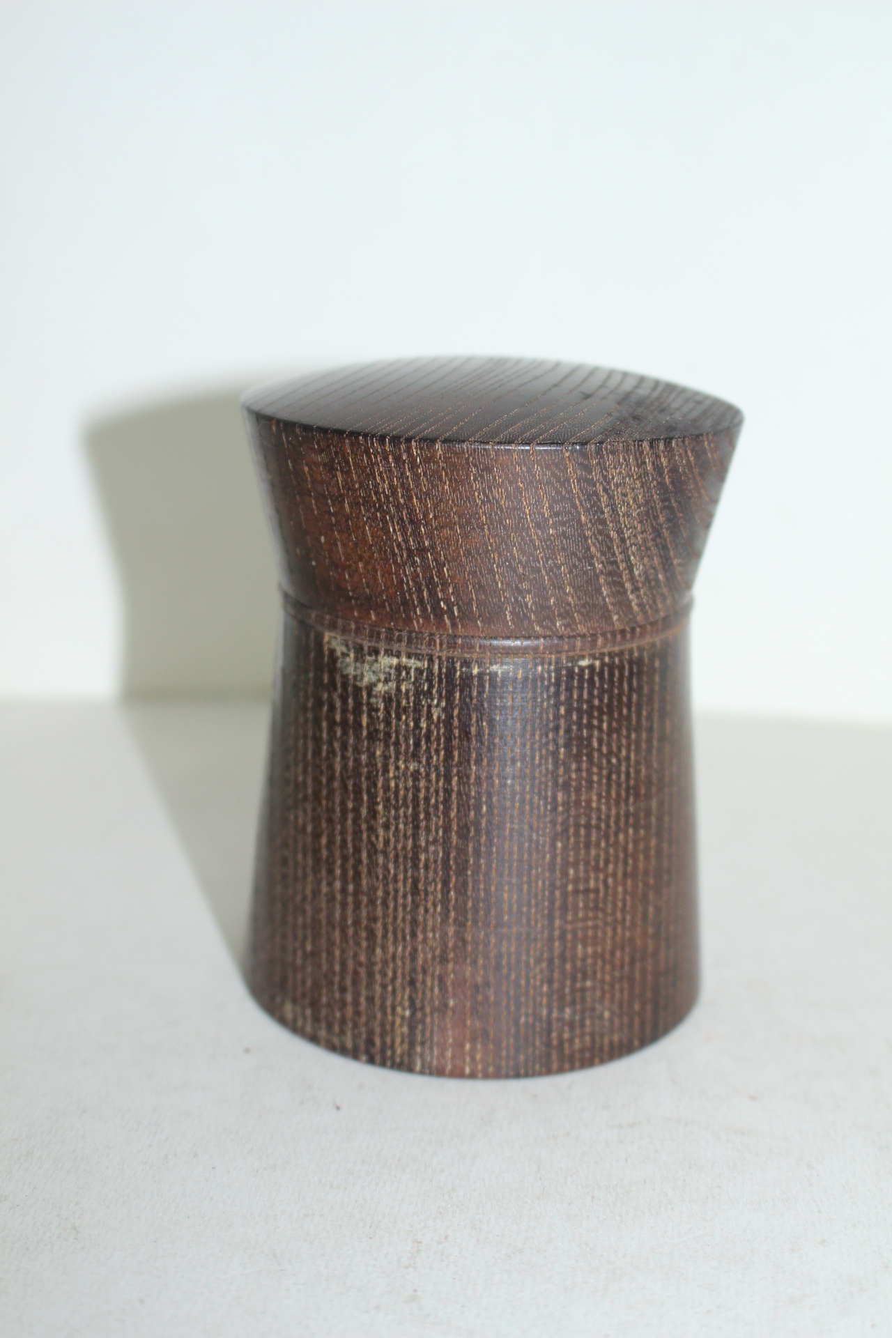 결이좋은 원목나무로된 차통