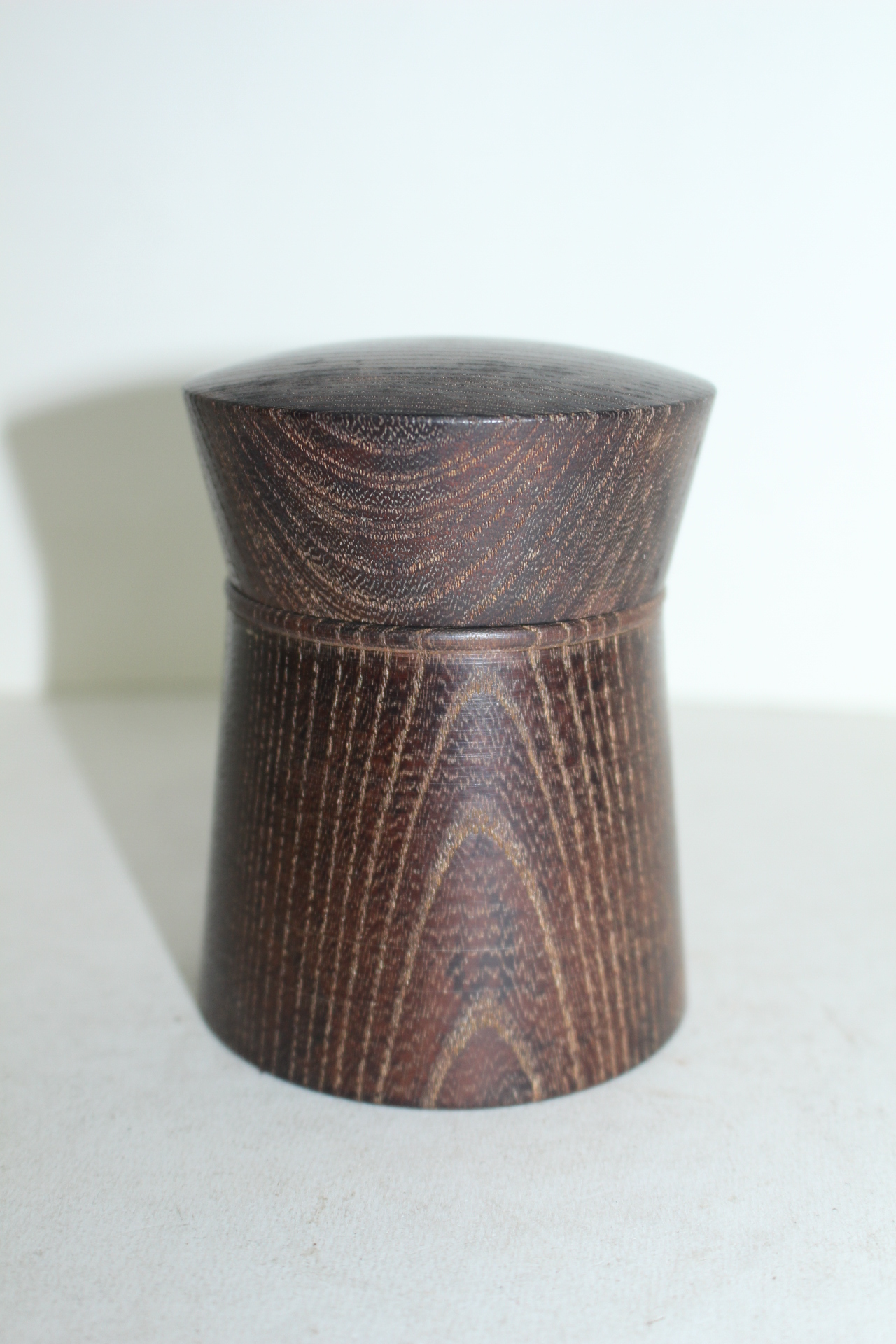 결이좋은 원목나무로된 차통