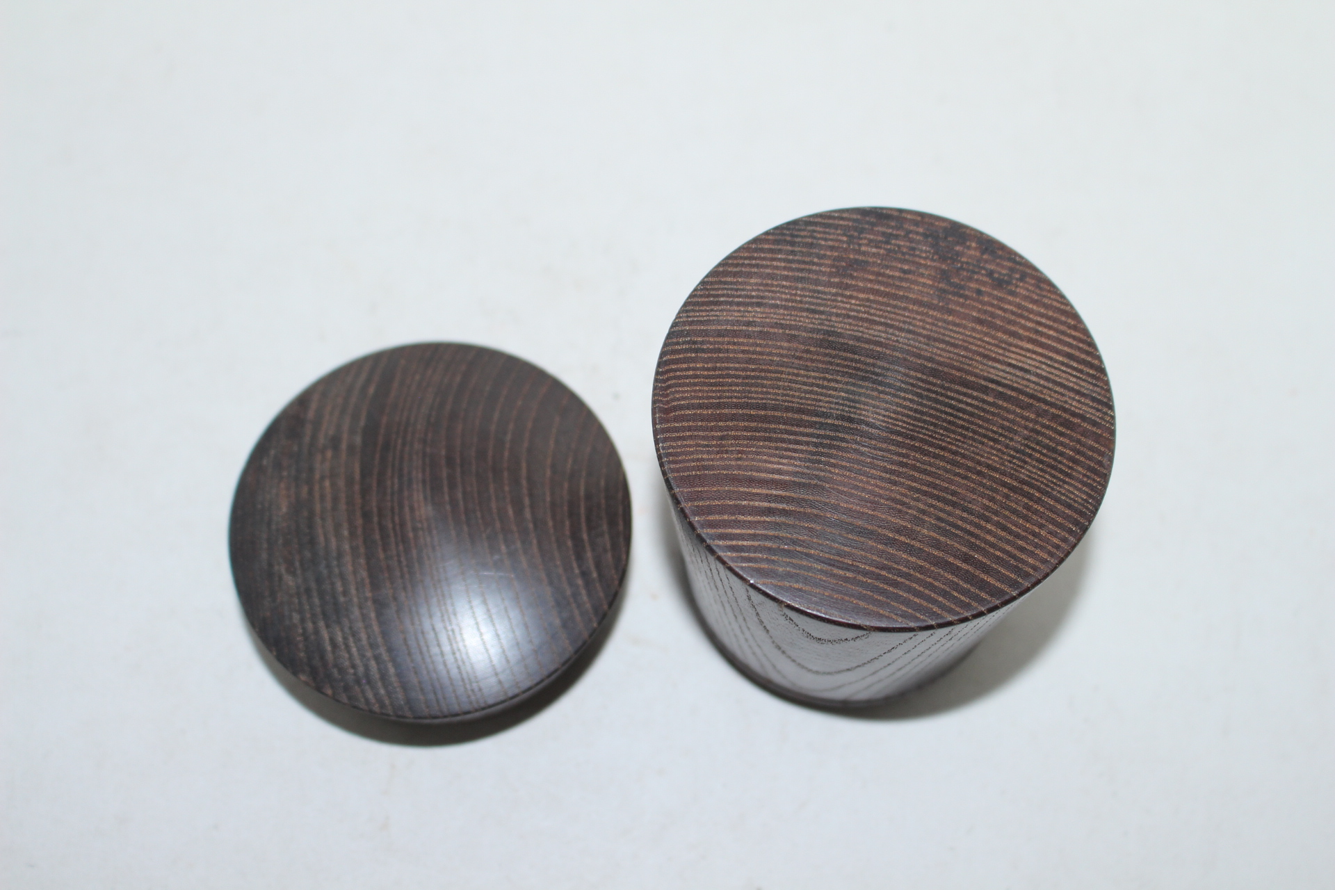 결이좋은 원목나무로된 차통