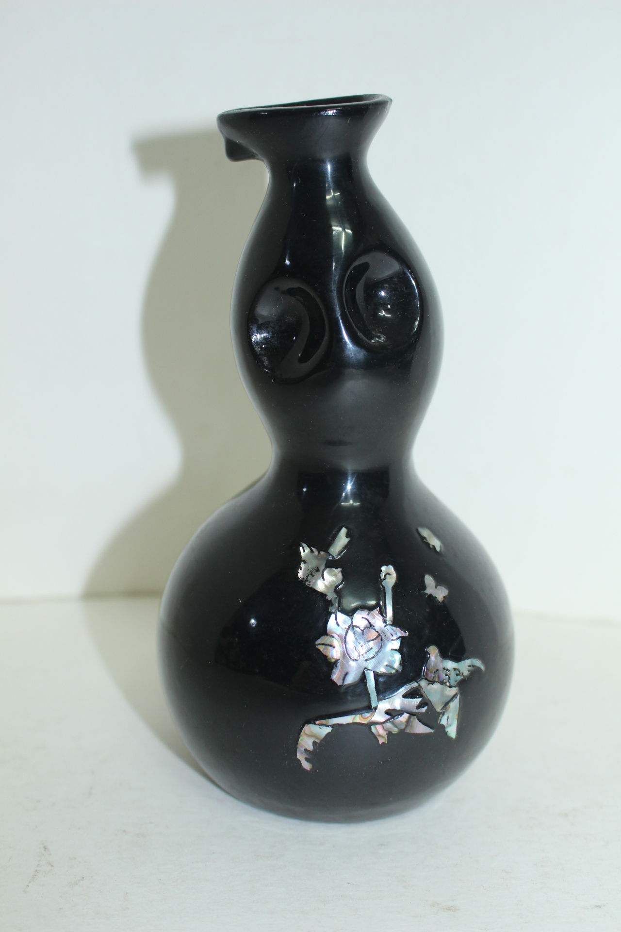 근대사 도자기재질에 자개화문된 호리형 주병