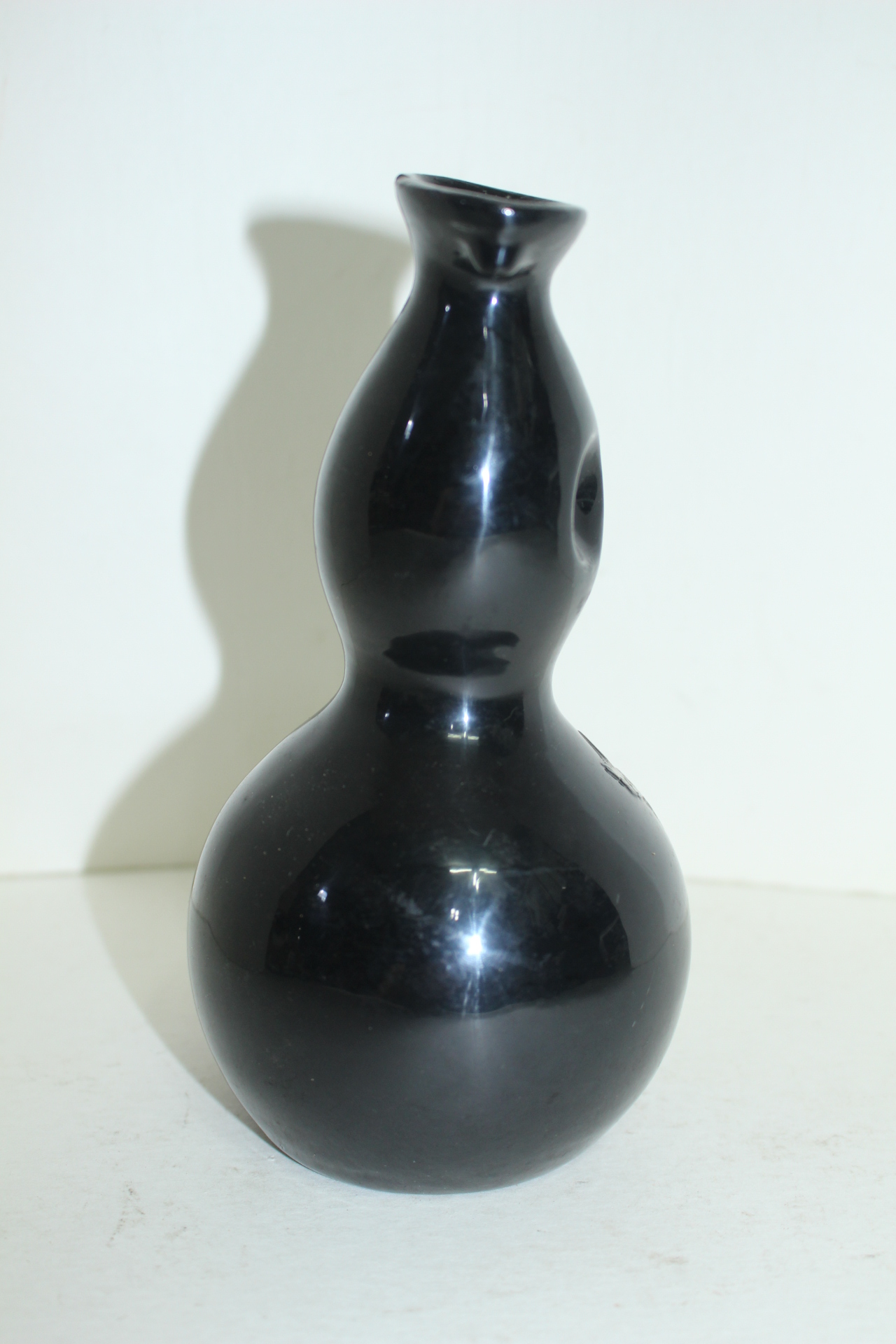 근대사 도자기재질에 자개화문된 호리형 주병