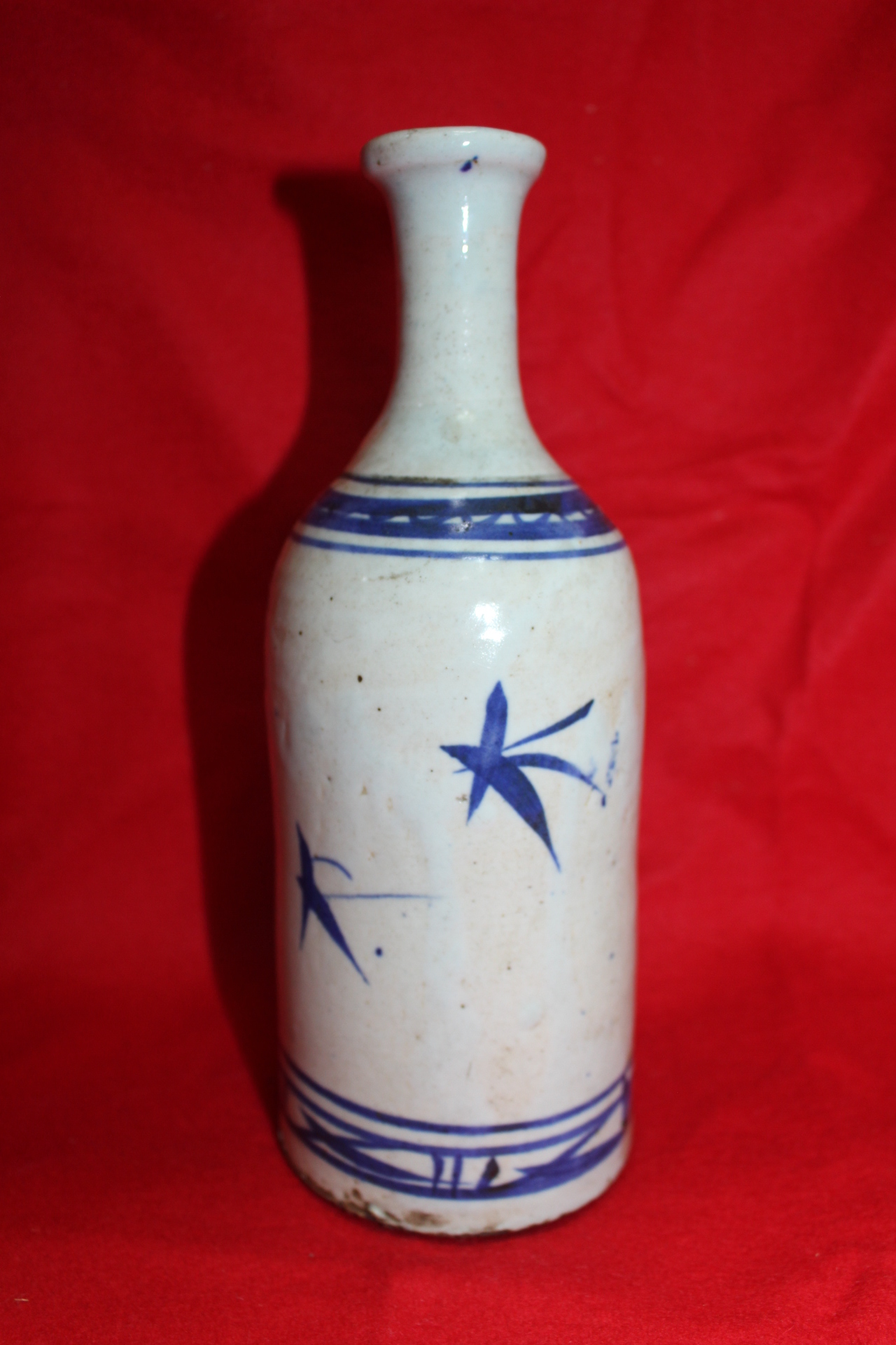 100년이상된 청화백자 화문 주병