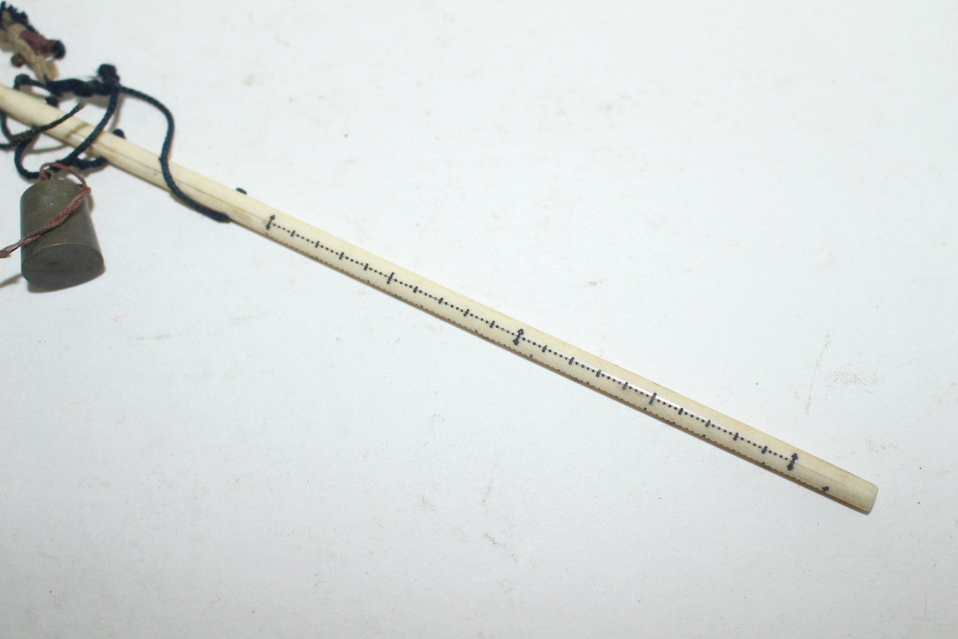 연대와 땟물이 좋은 상아로된 약저울