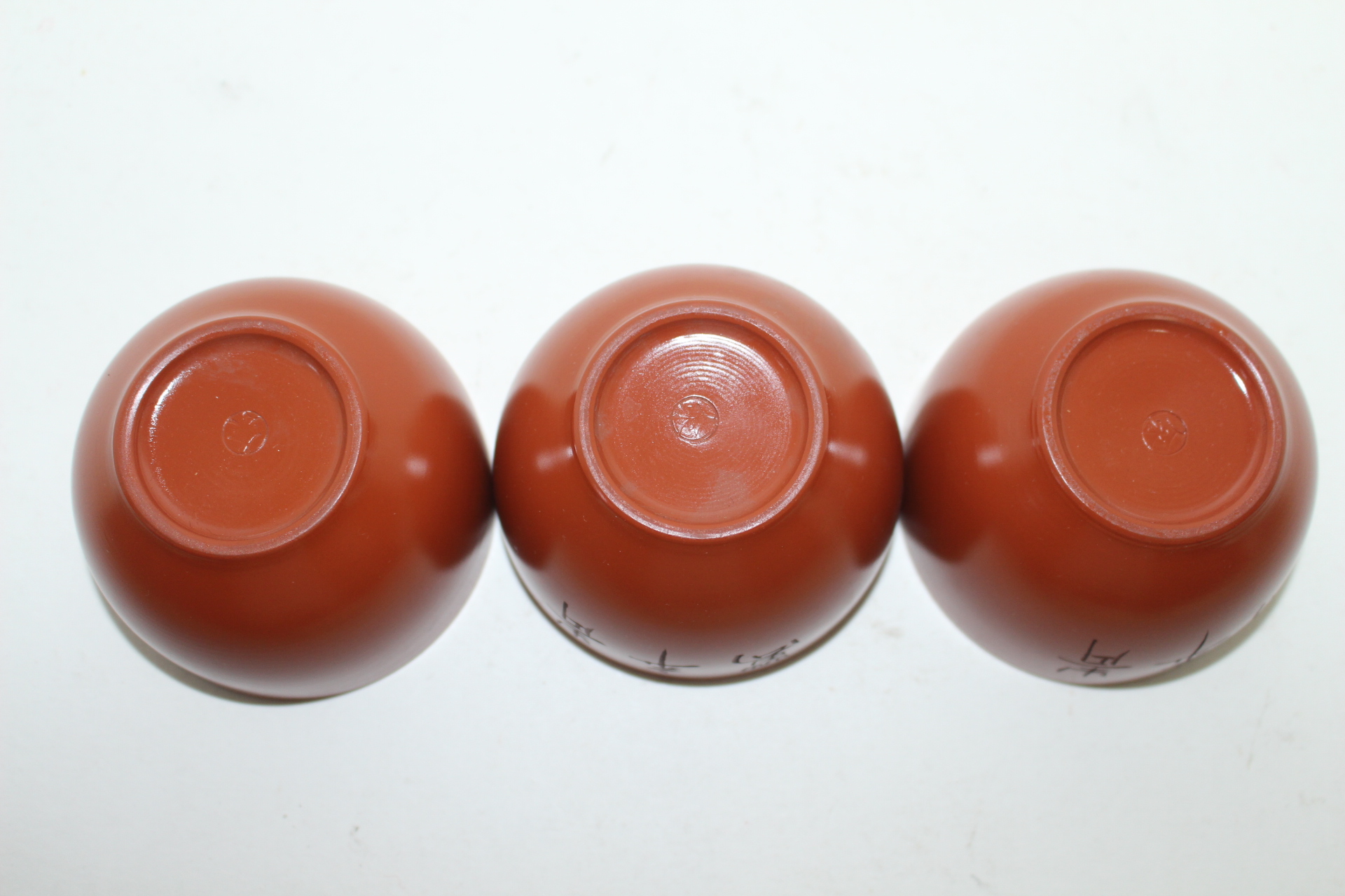 쇠소리가 나는 아주강한 자사도자기 문자문 잔 3점