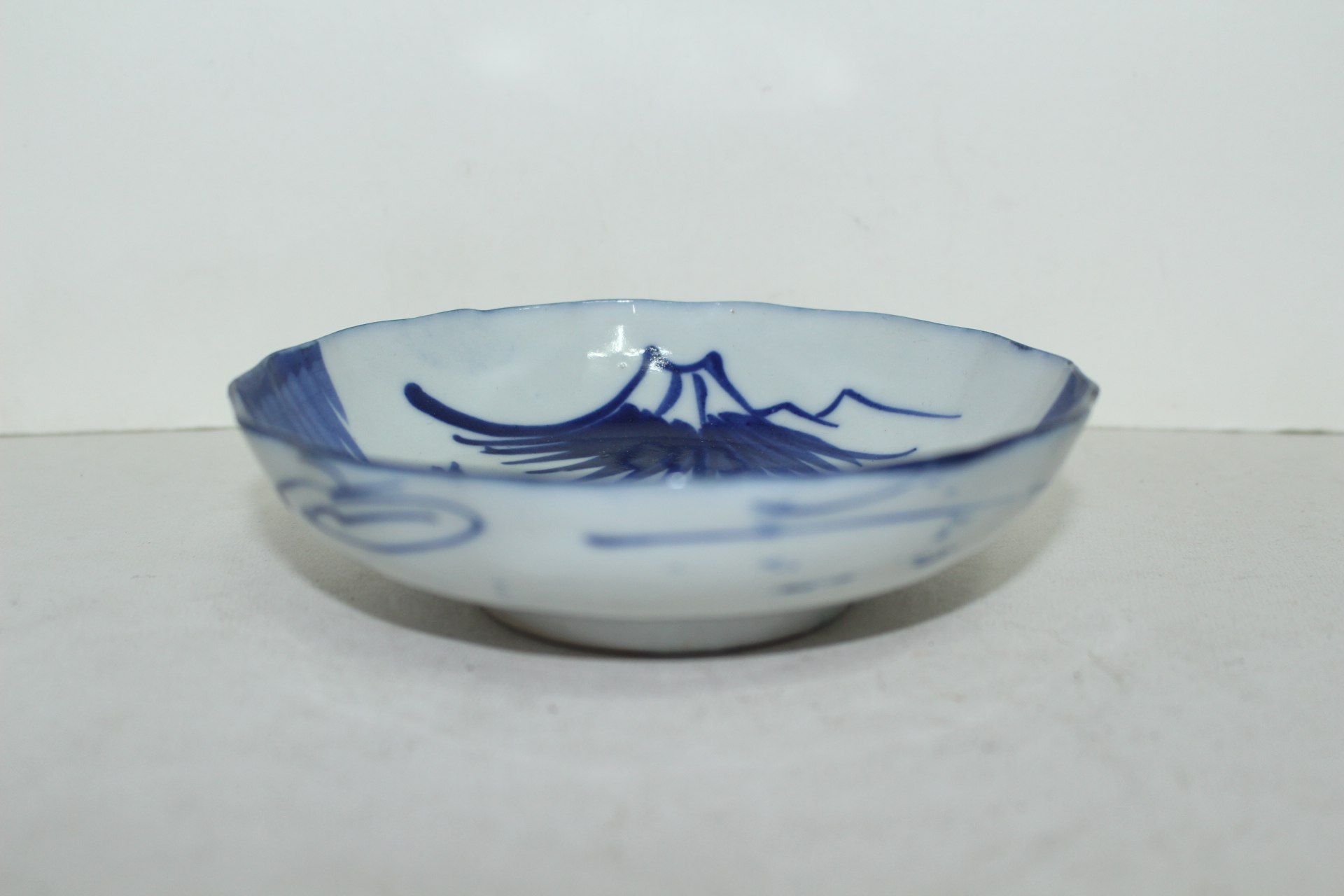 100년이상된 청화백자 산수문 화형완