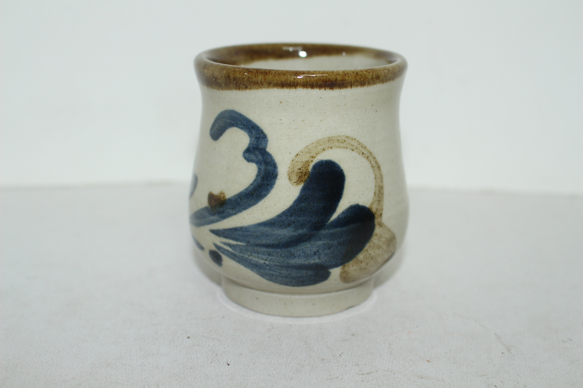 청자 철화화문 잔