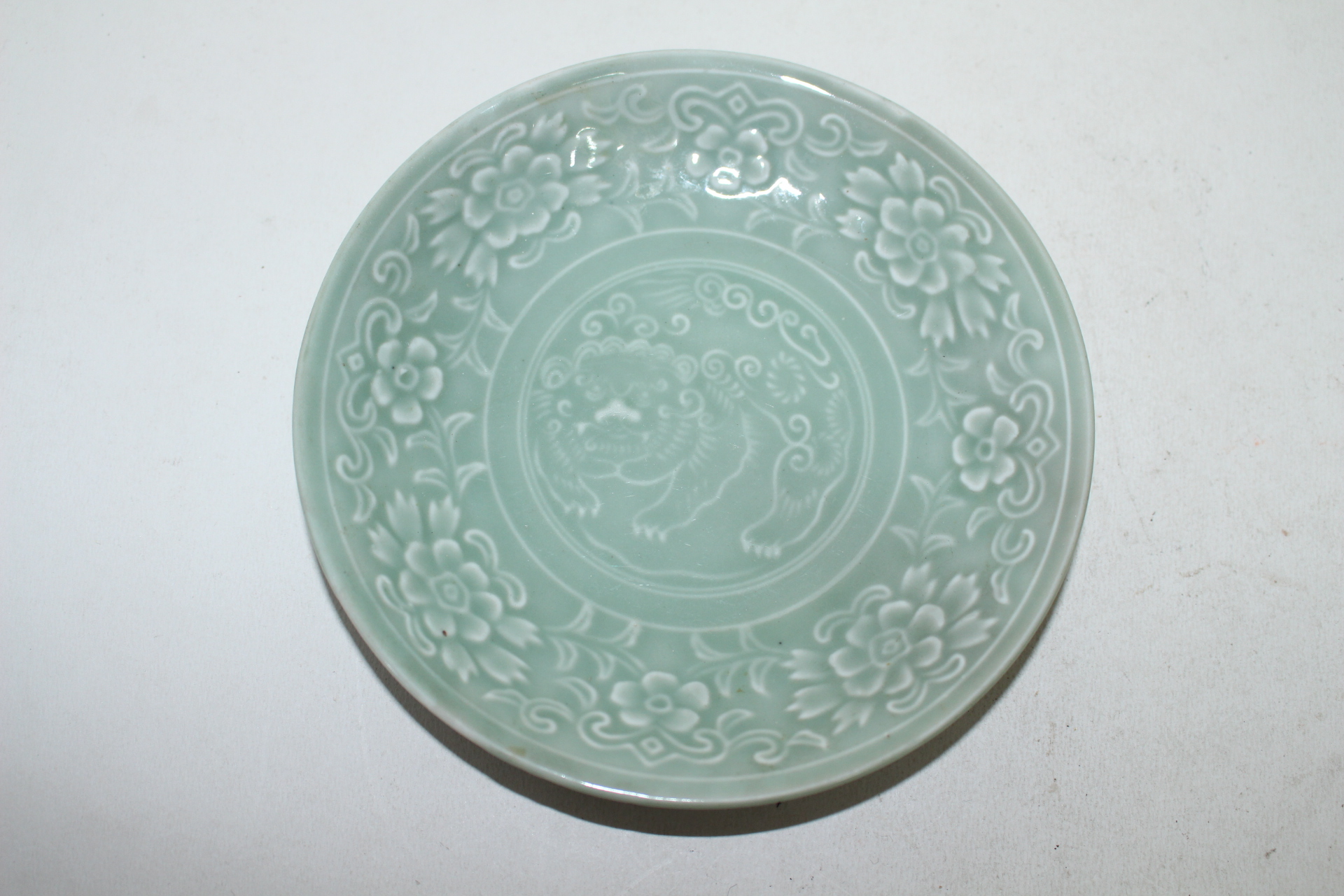 연대가좋은 청자 양각해태용문 완 2점