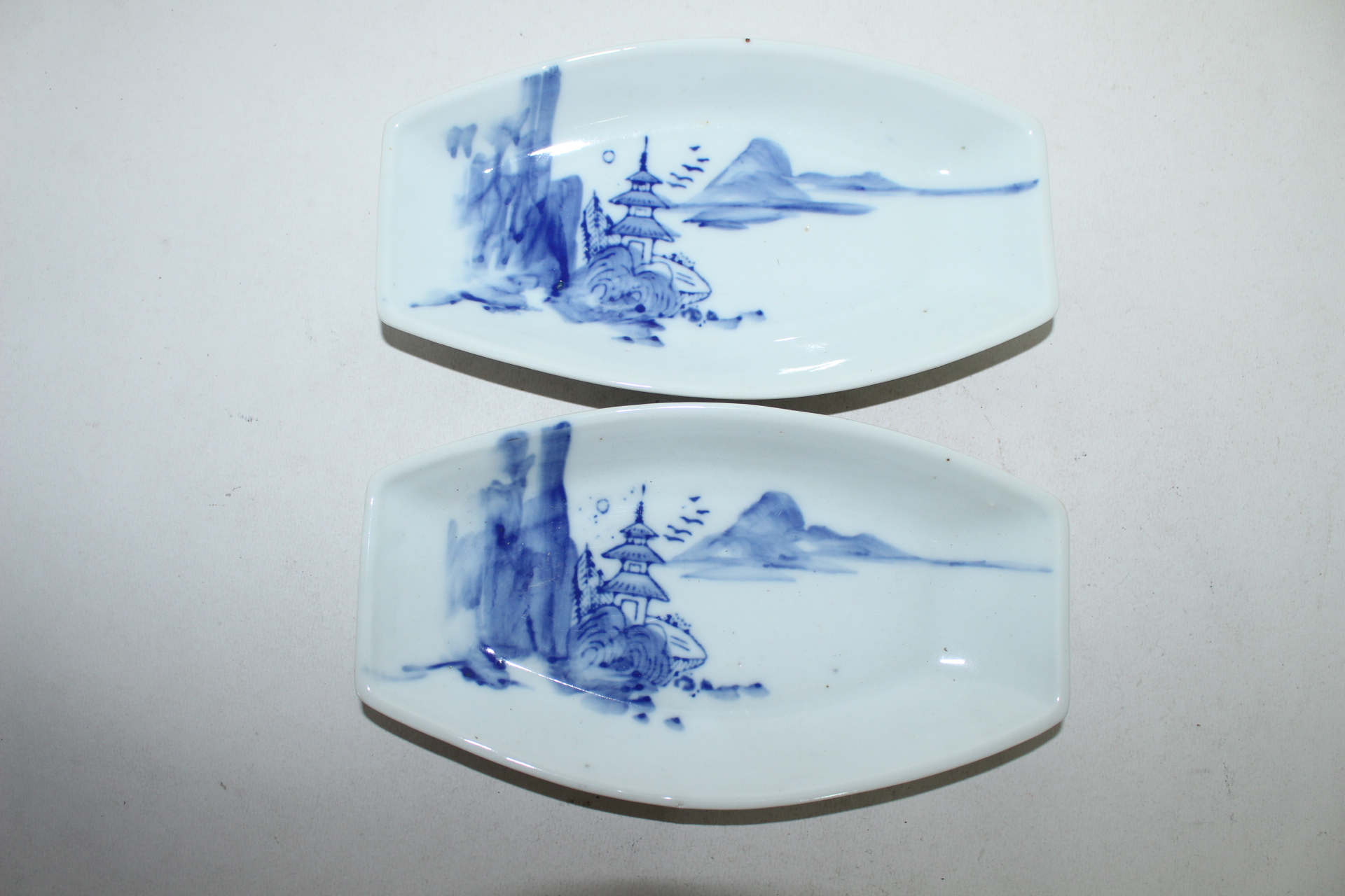 연대가좋은 청화백자 산수문 완 2점