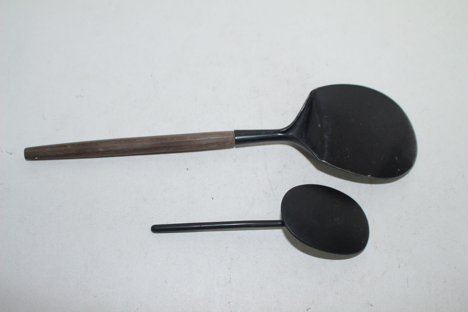 동으로된 차도구 2점