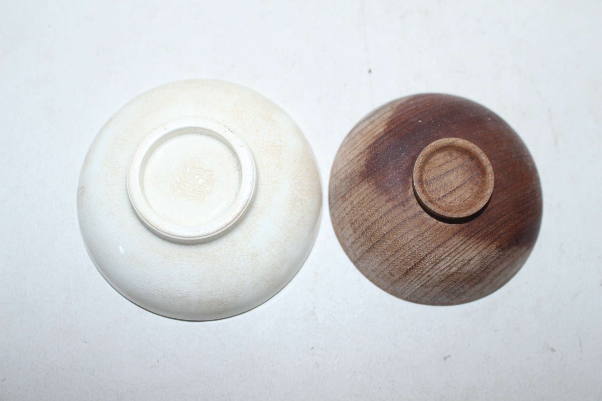 나무와 도자기로된 완