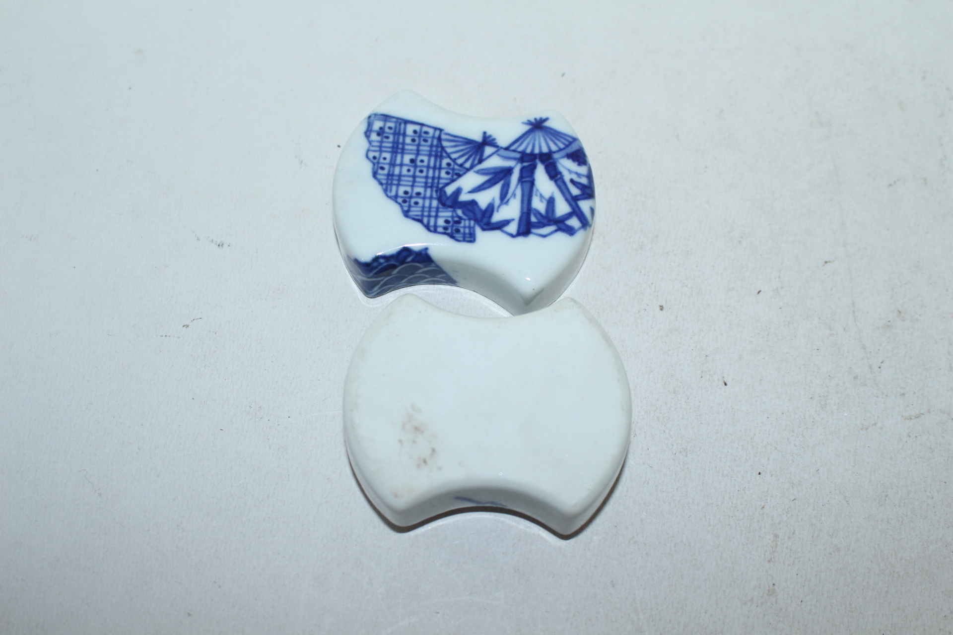 청화백자 죽문 부채형 향합