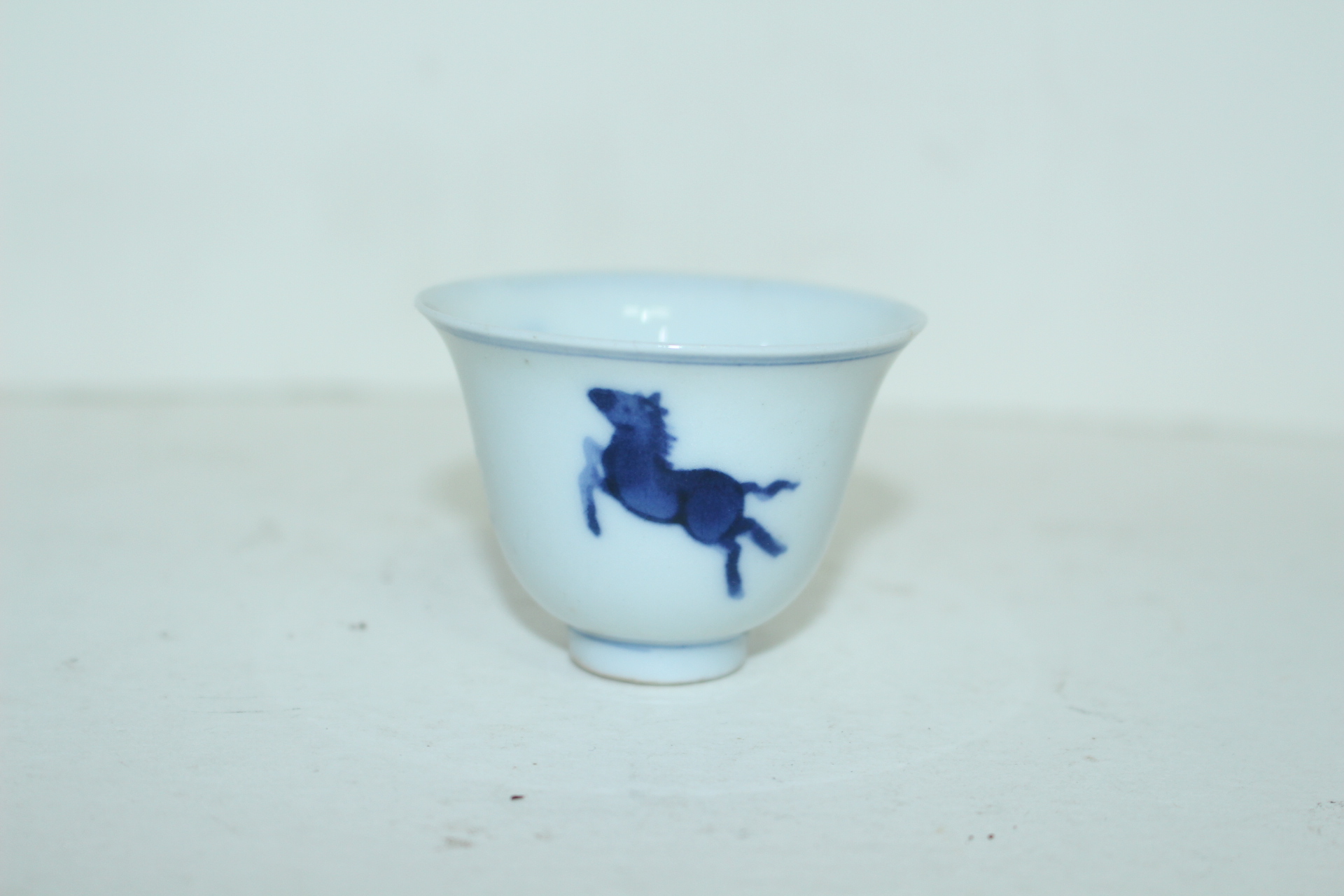연대가좋은 청화백자 마문 잔
