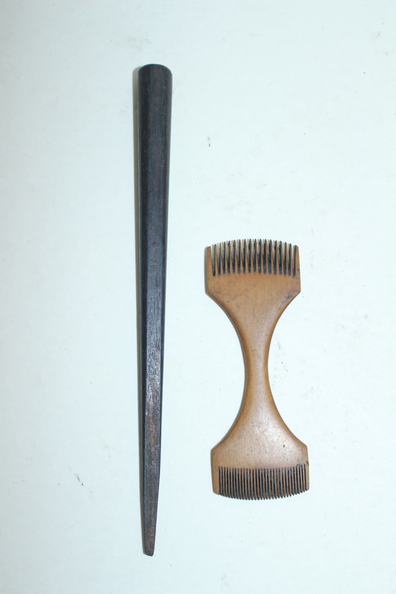 연대좋은 나무로된 도구 2점