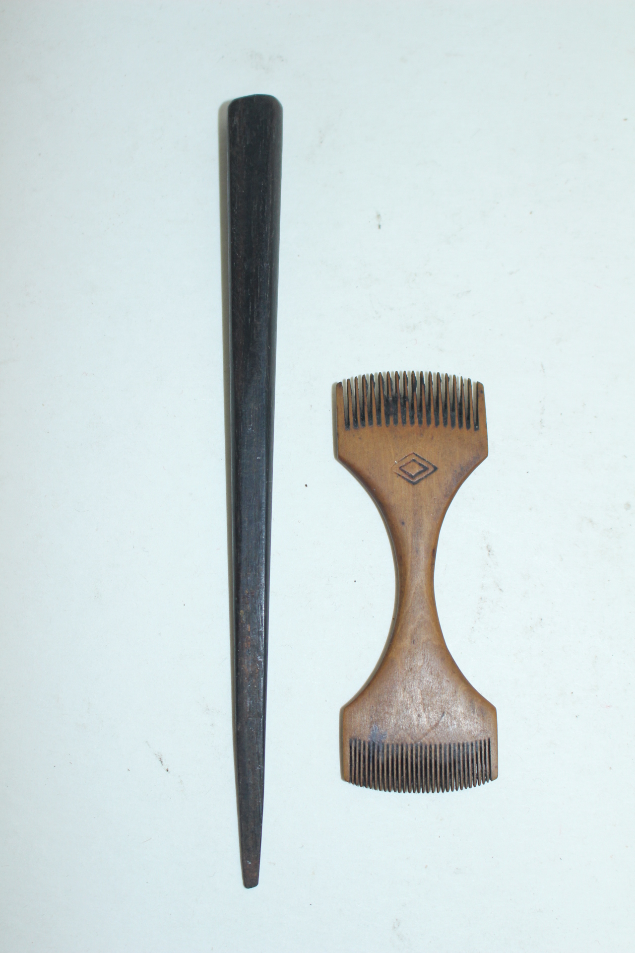 연대좋은 나무로된 도구 2점