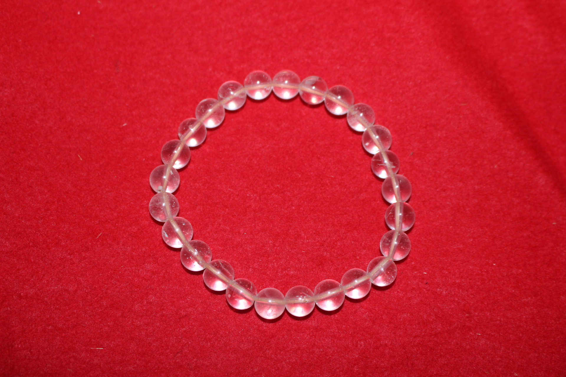 천연수정으로된 팔찌