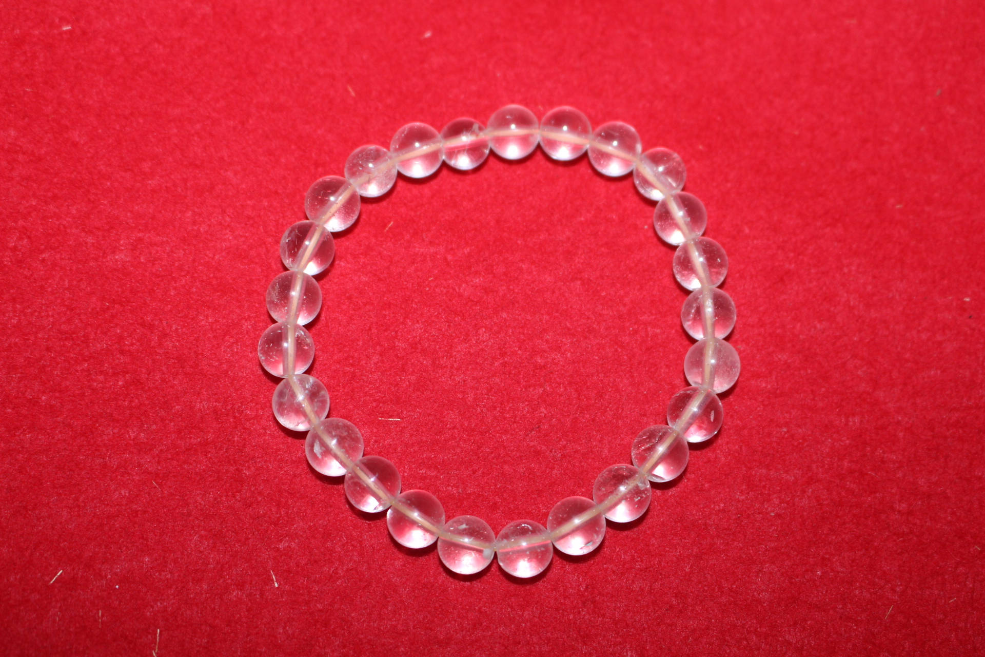 천연수정으로된 팔찌