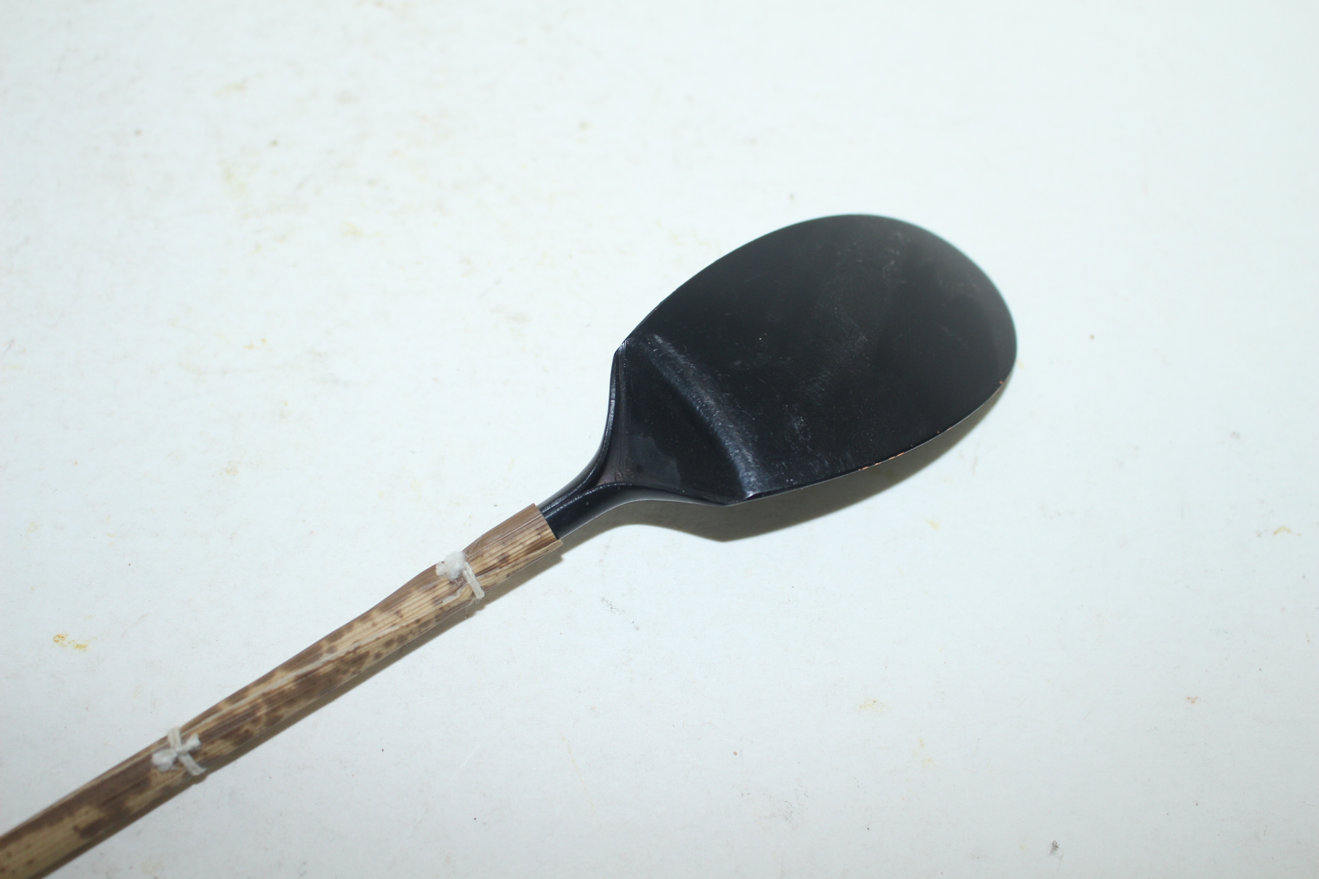 묵직한 동으로된 차도구 스푼