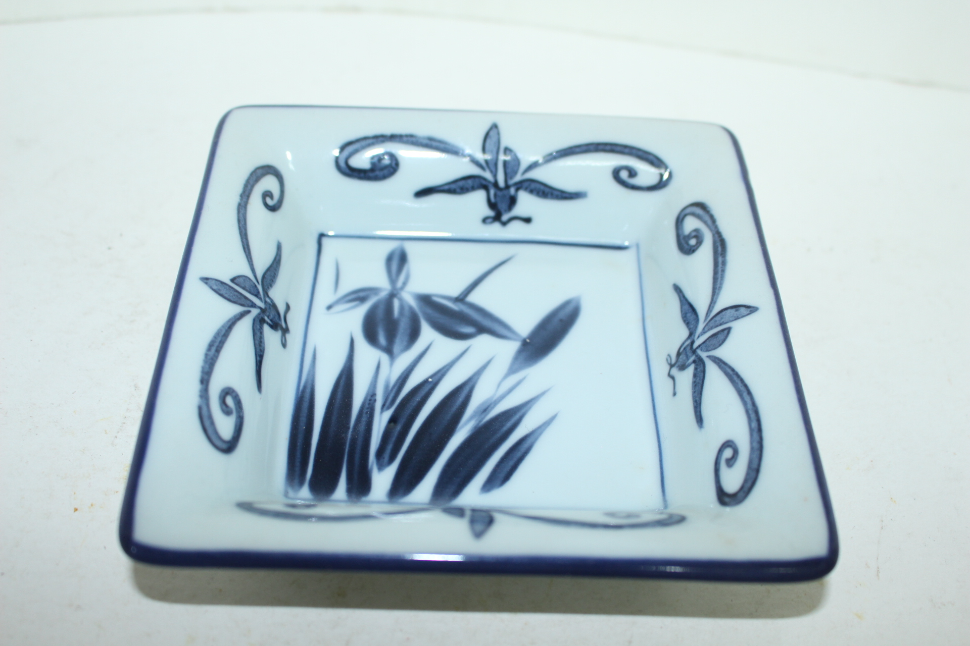 이마리 청화백자 난초문 사각완