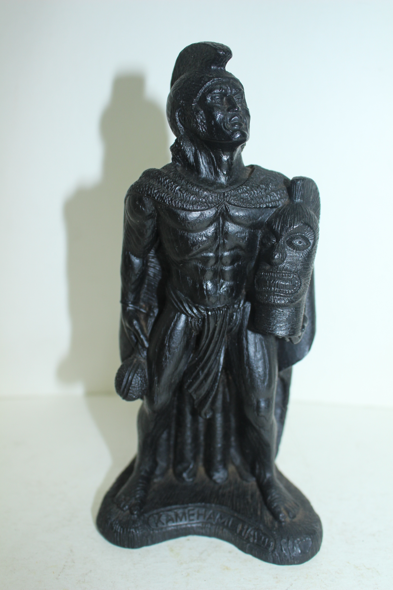 하와이산 테라코타 무사 조각상